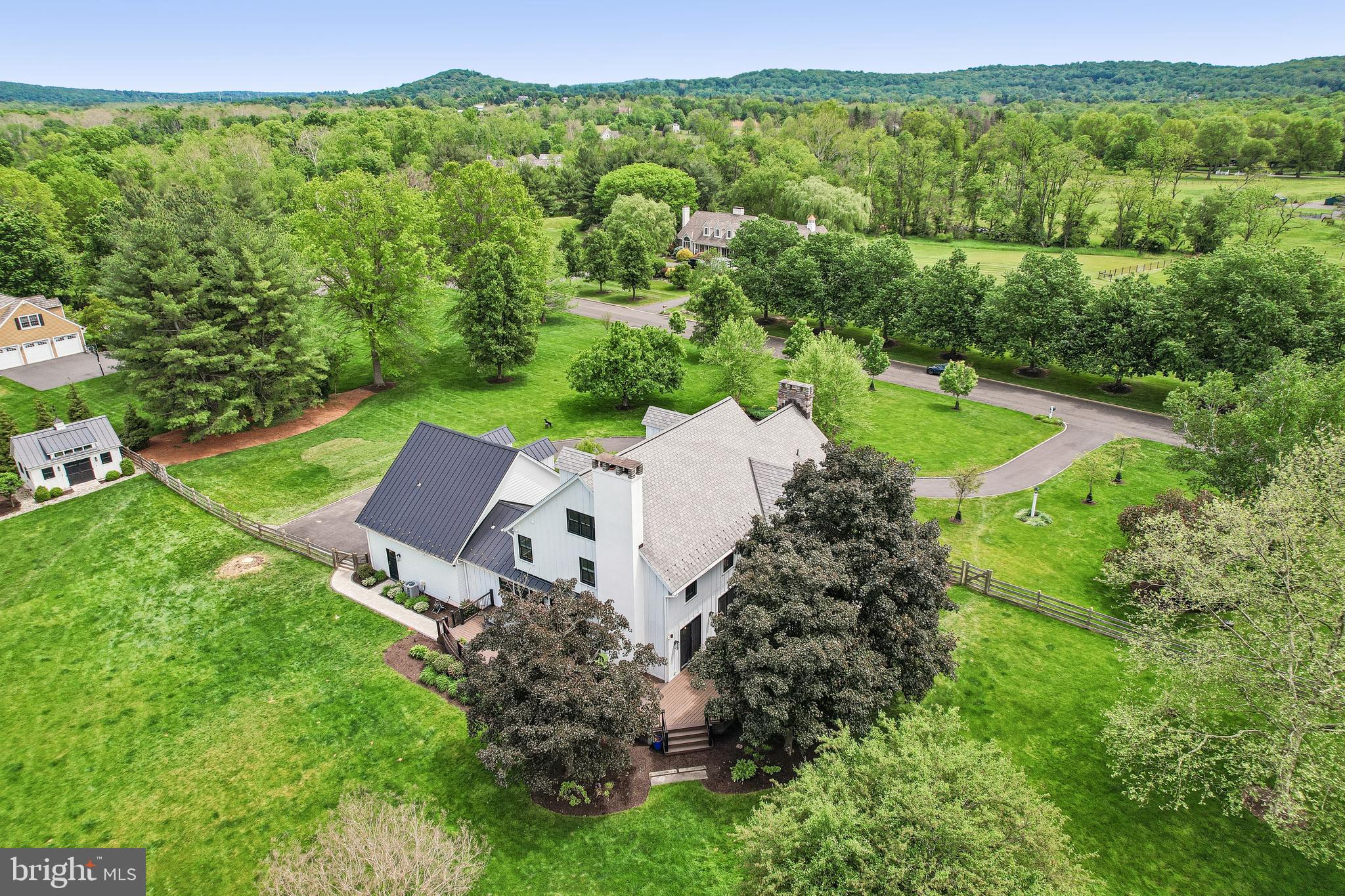 WINDY HOLLOW - Residential