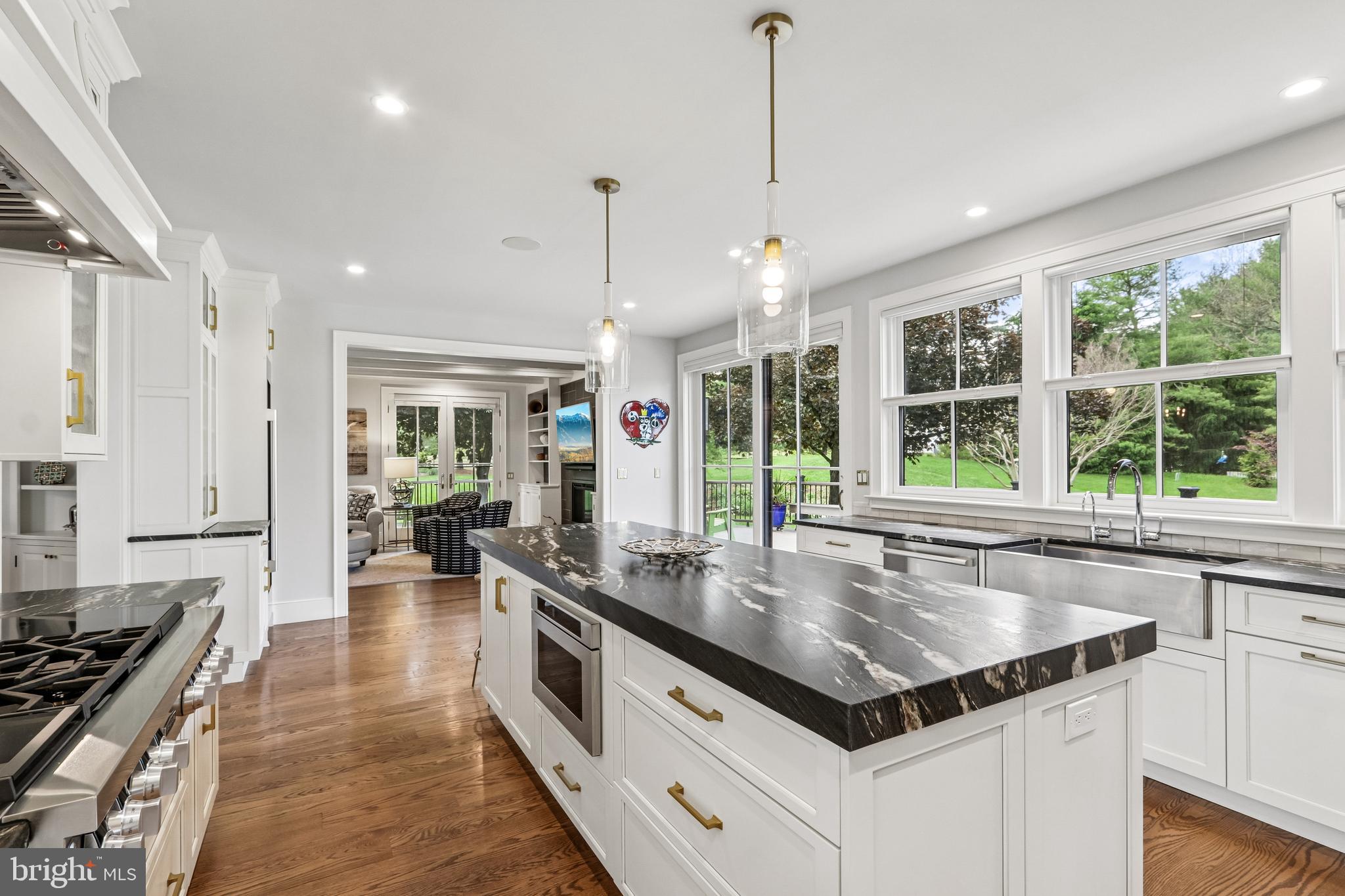 WINDY HOLLOW - Residential