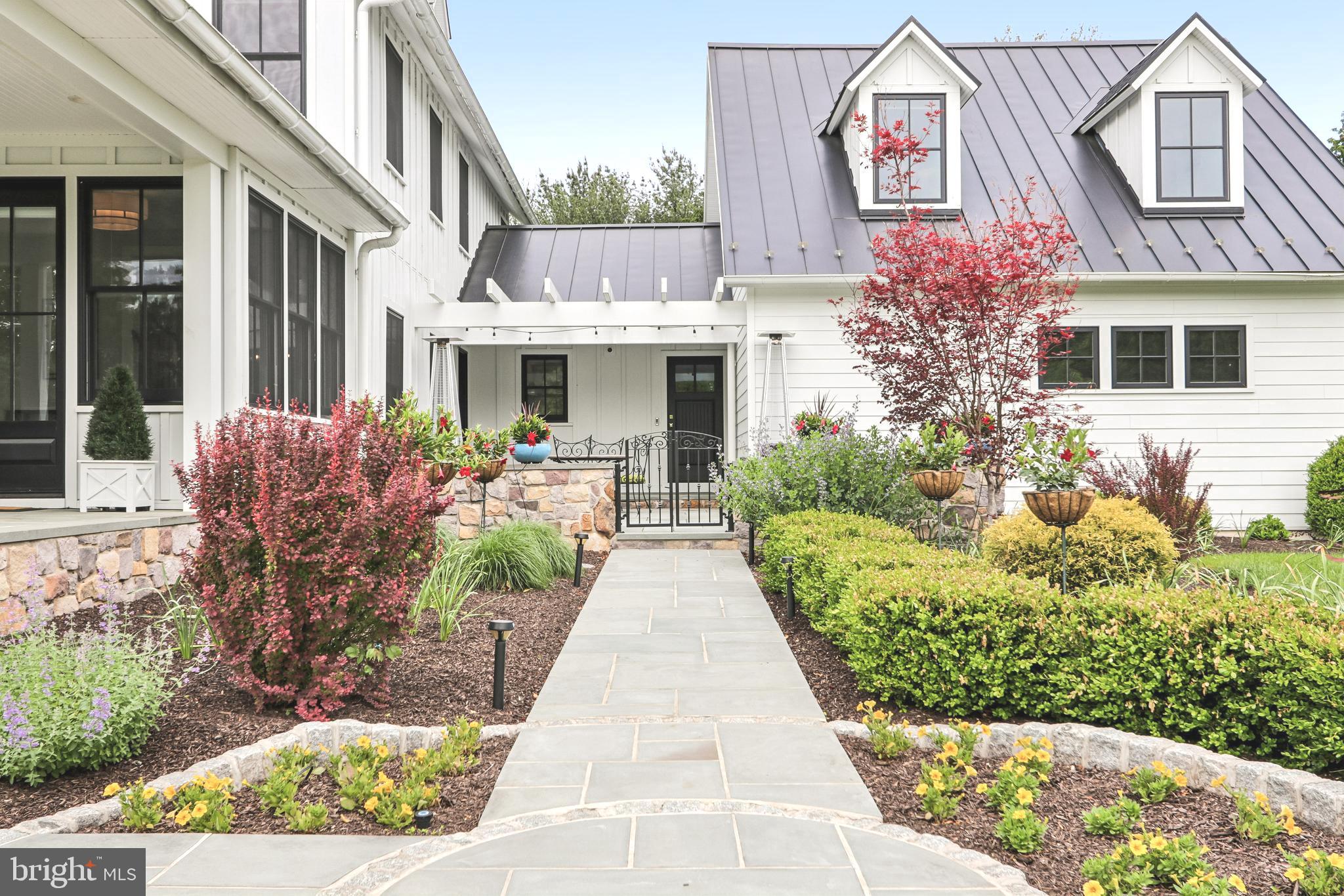 WINDY HOLLOW - Residential