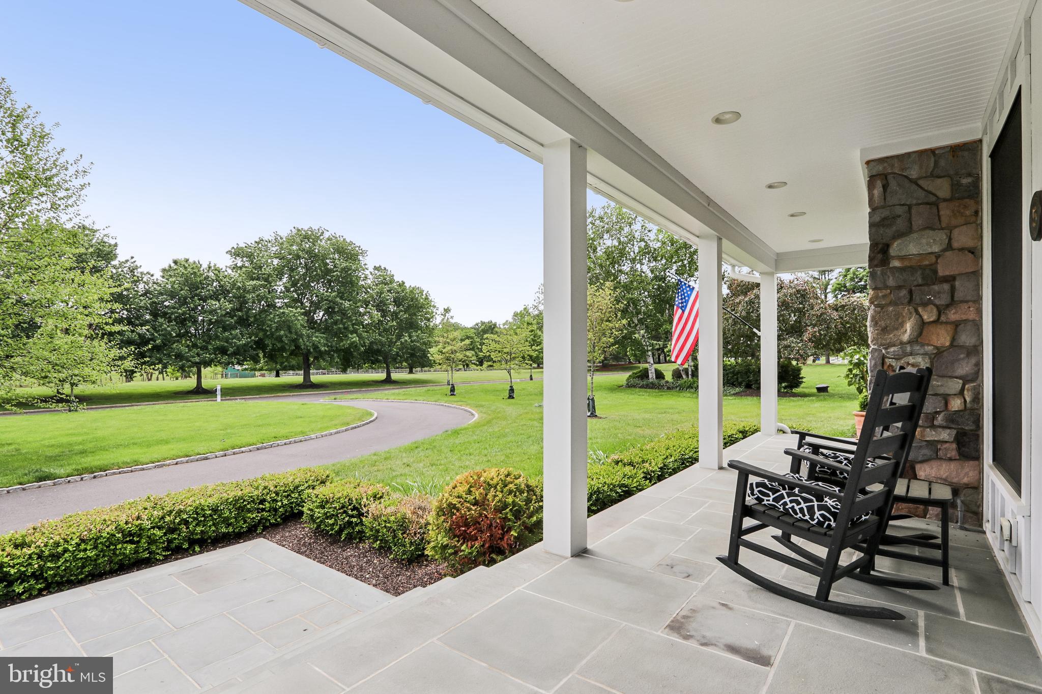 WINDY HOLLOW - Residential