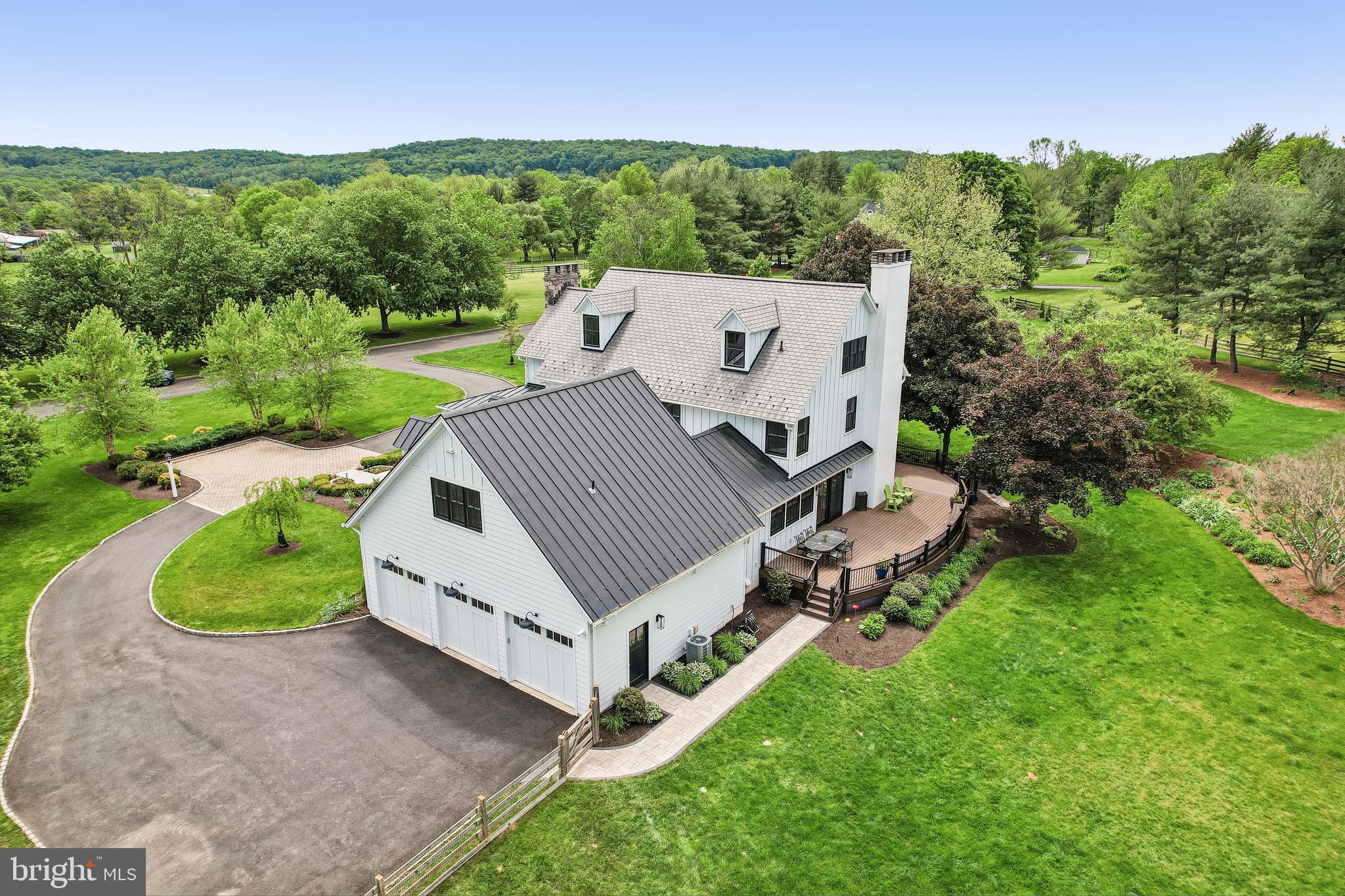 WINDY HOLLOW - Residential
