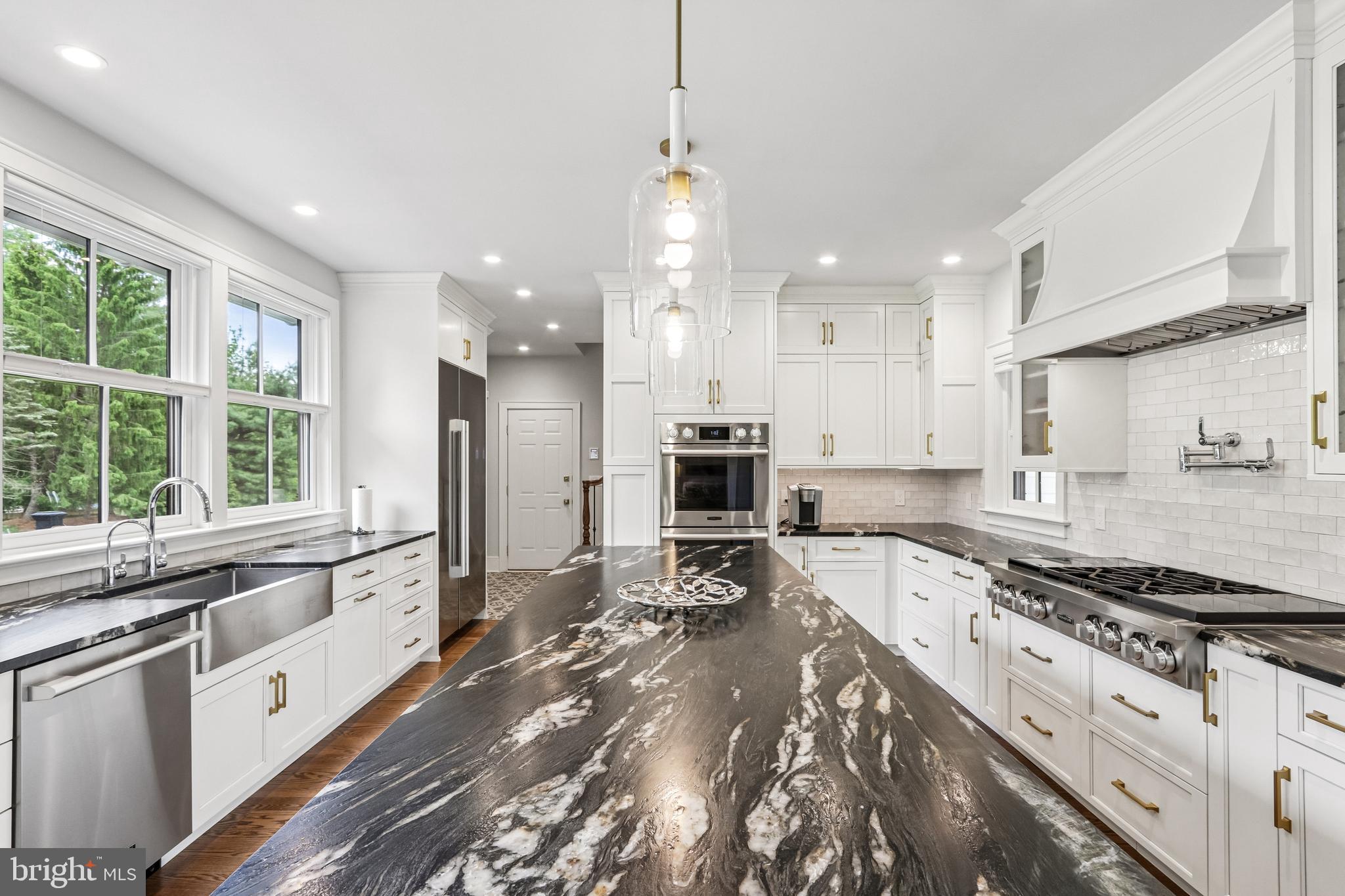 WINDY HOLLOW - Residential