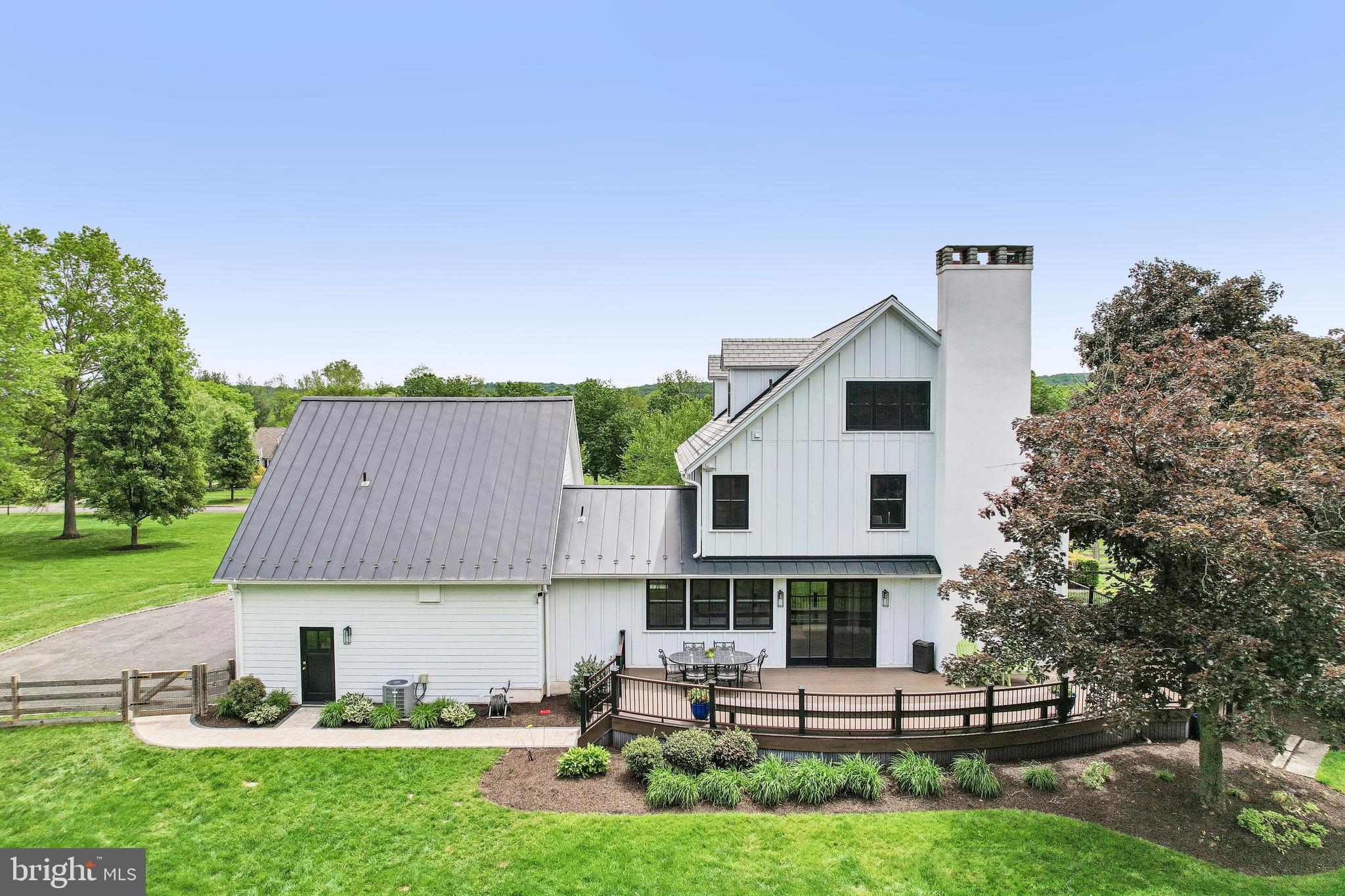 WINDY HOLLOW - Residential