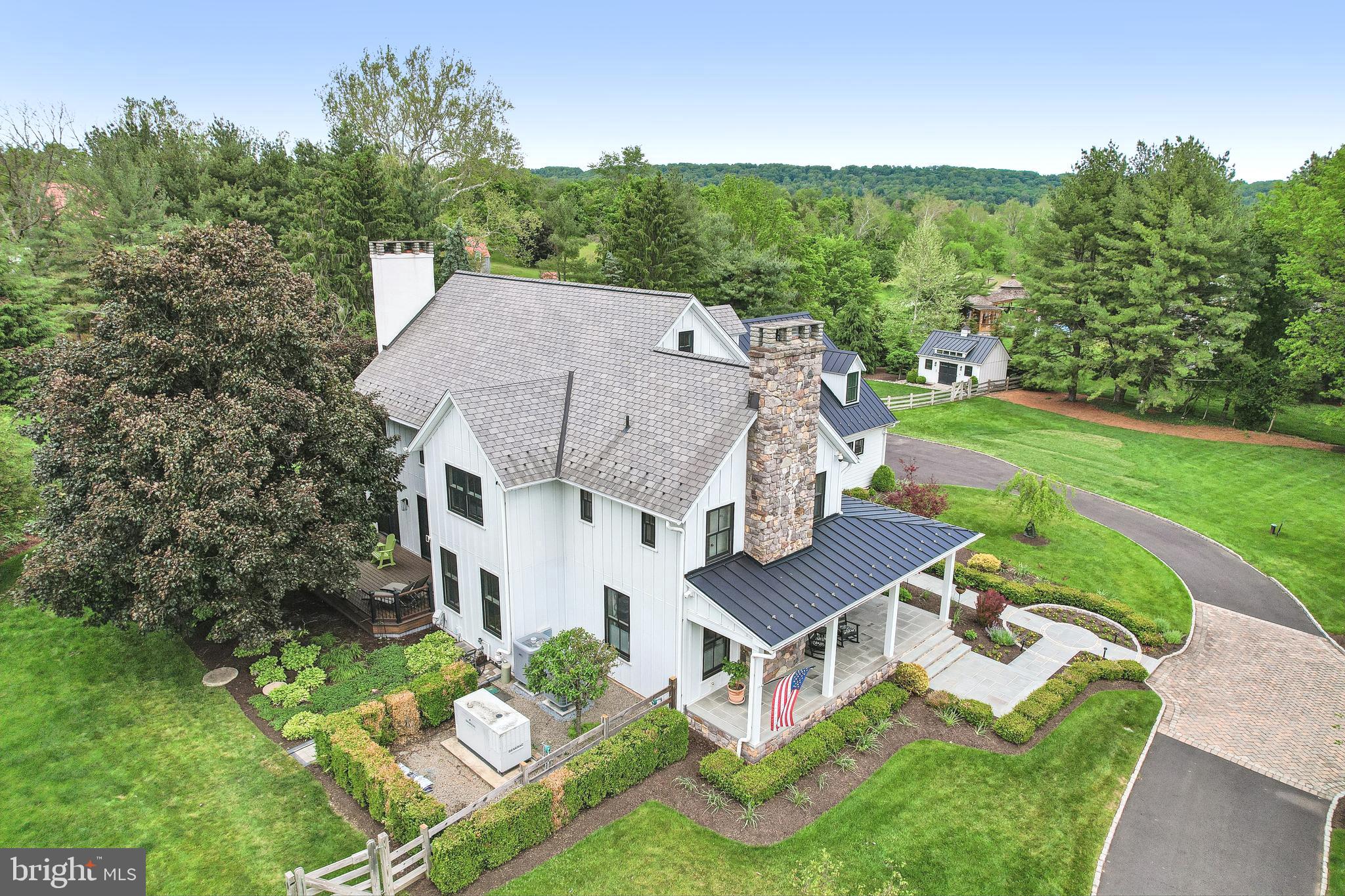 WINDY HOLLOW - Residential