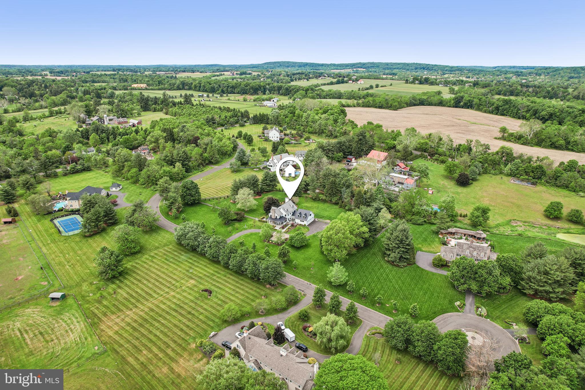 WINDY HOLLOW - Residential