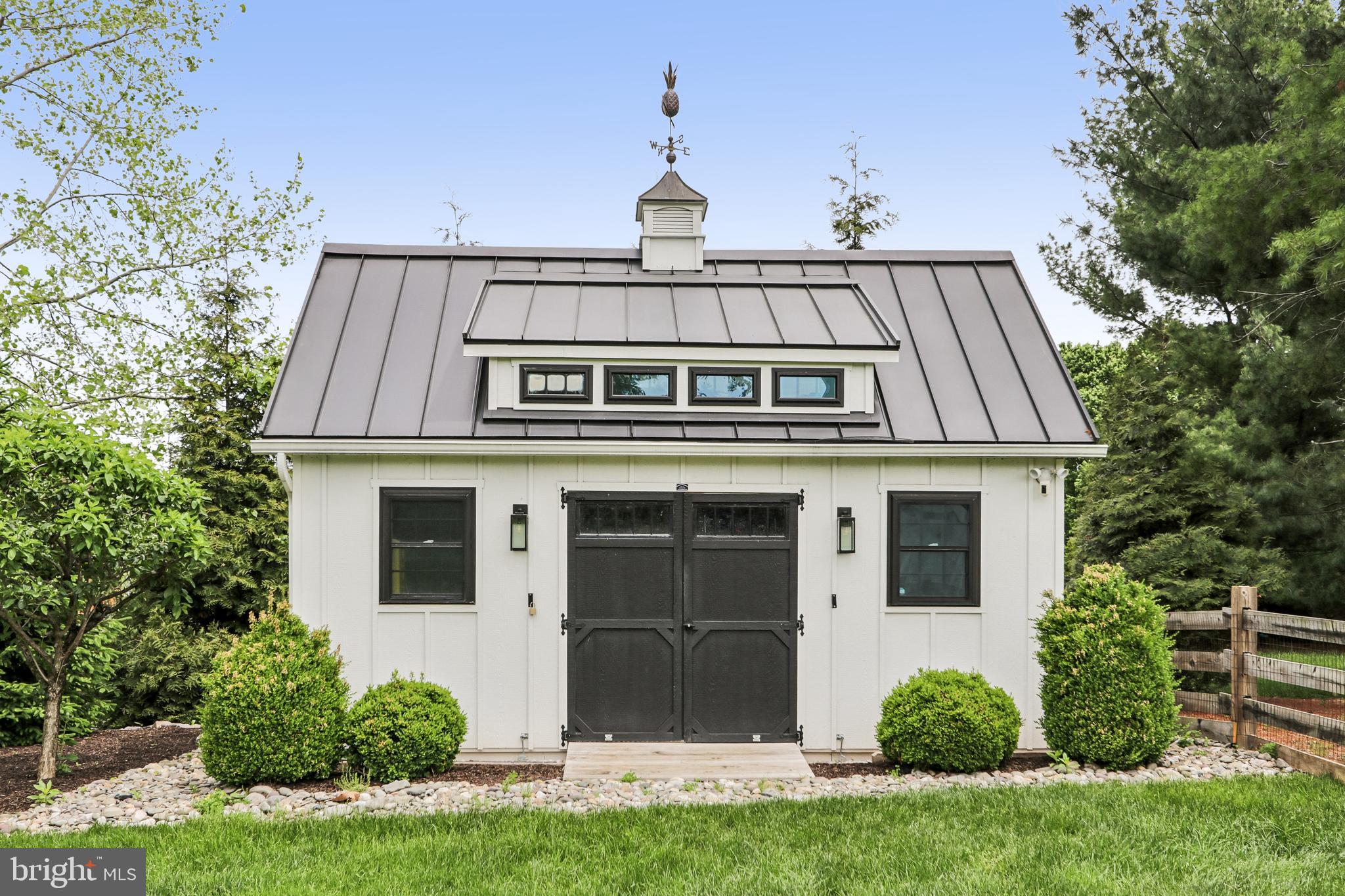 WINDY HOLLOW - Residential
