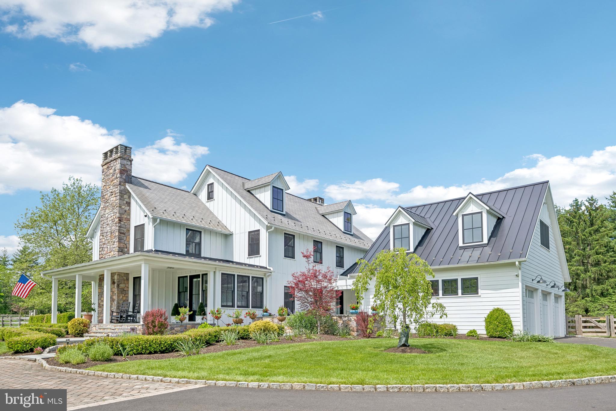WINDY HOLLOW - Residential