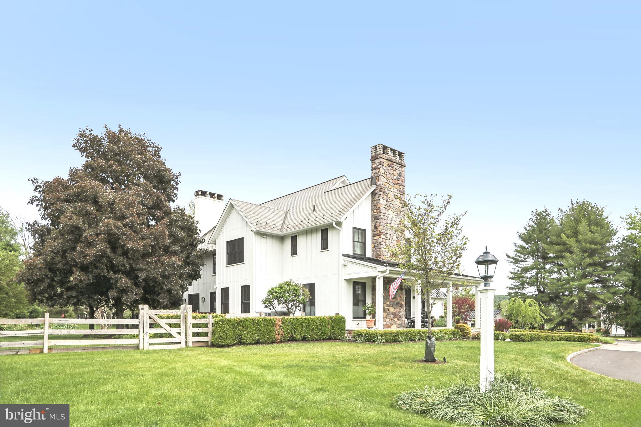WINDY HOLLOW - Residential
