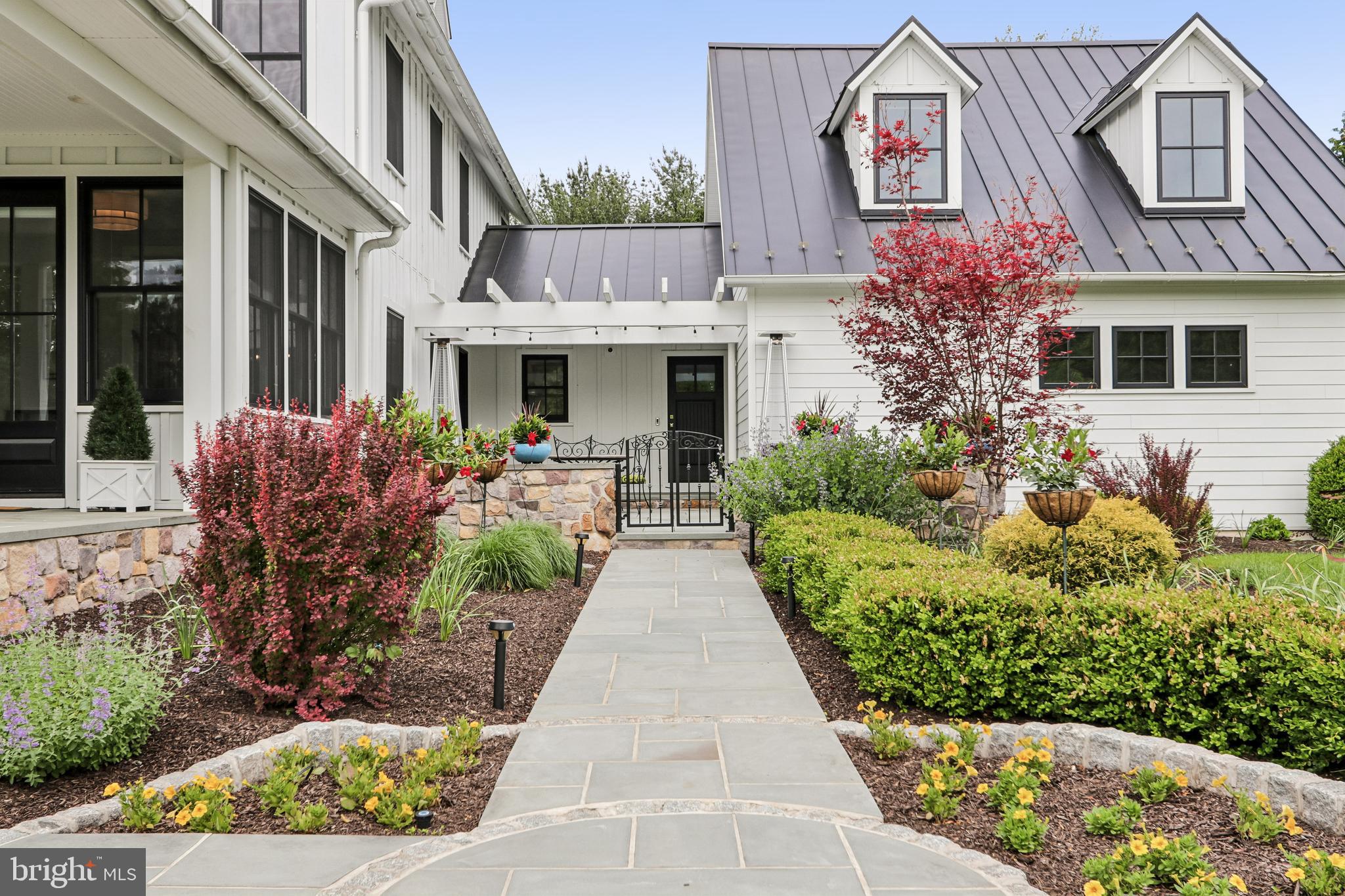 WINDY HOLLOW - Residential