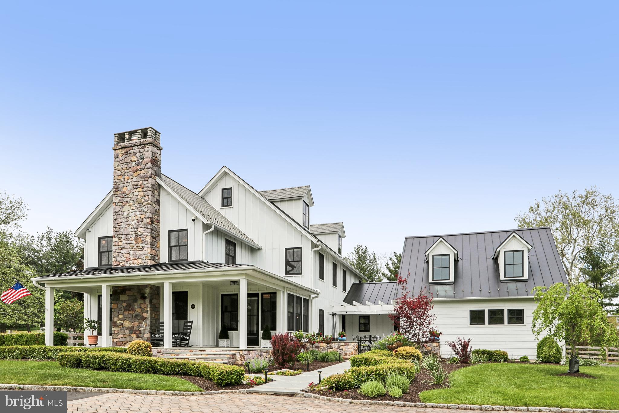 WINDY HOLLOW - Residential