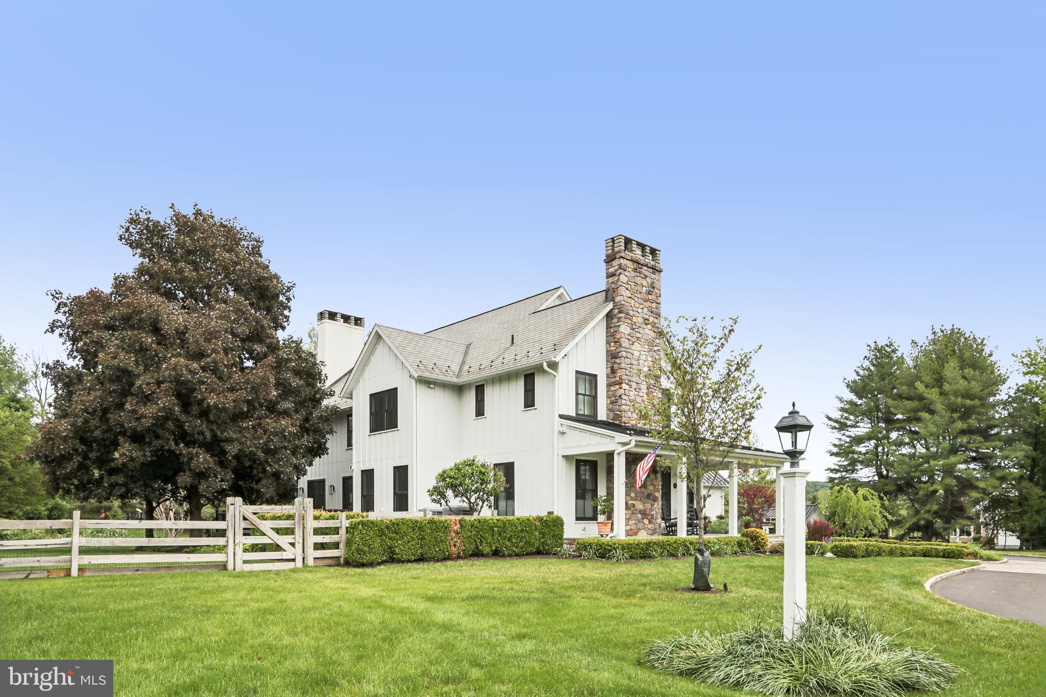 WINDY HOLLOW - Residential