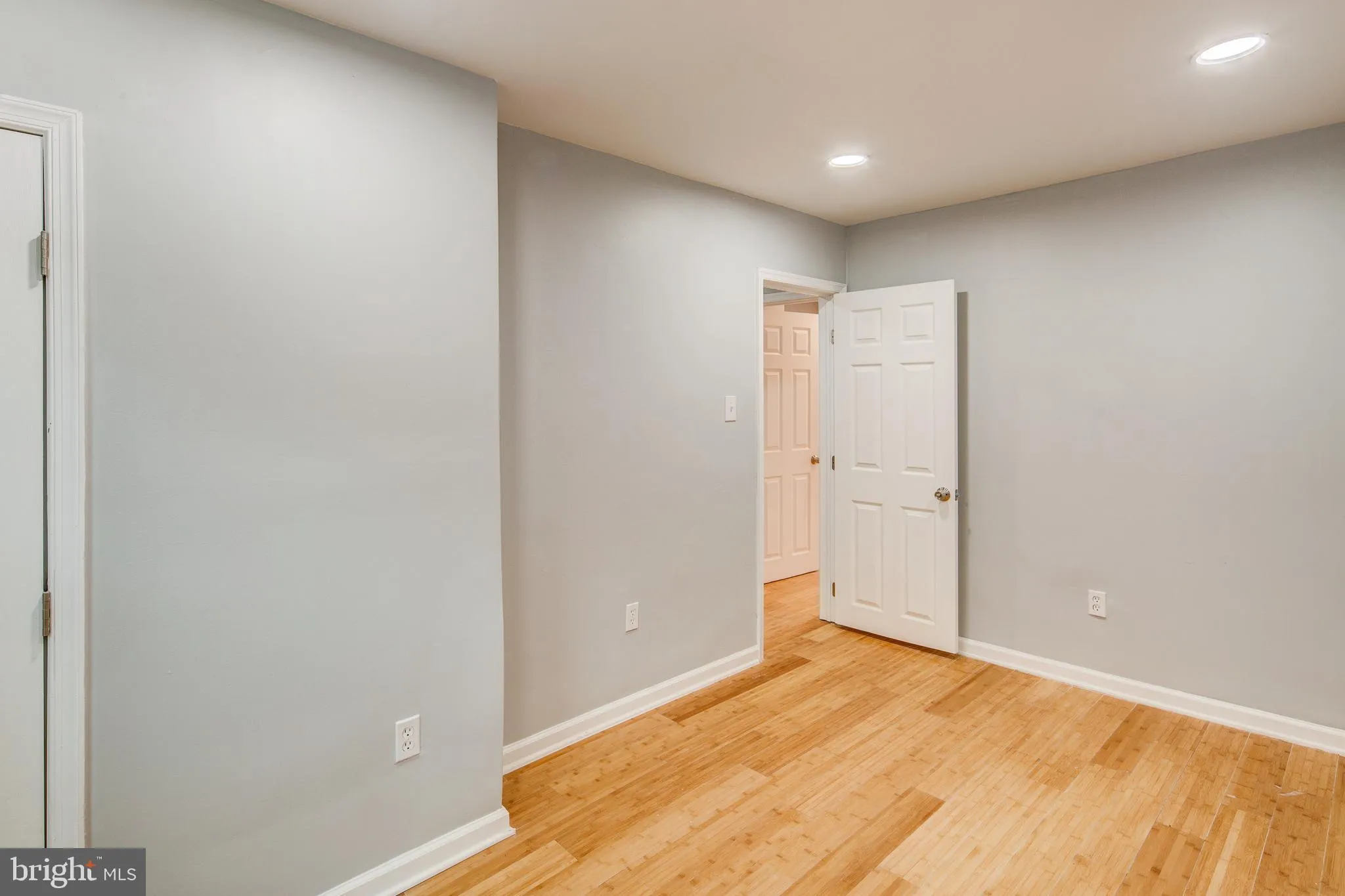 Philadelphia, Pennsylvania 19144, United States, 2 Bedrooms Bedrooms, ,2 BathroomsBathrooms,Residential,Pending,21554