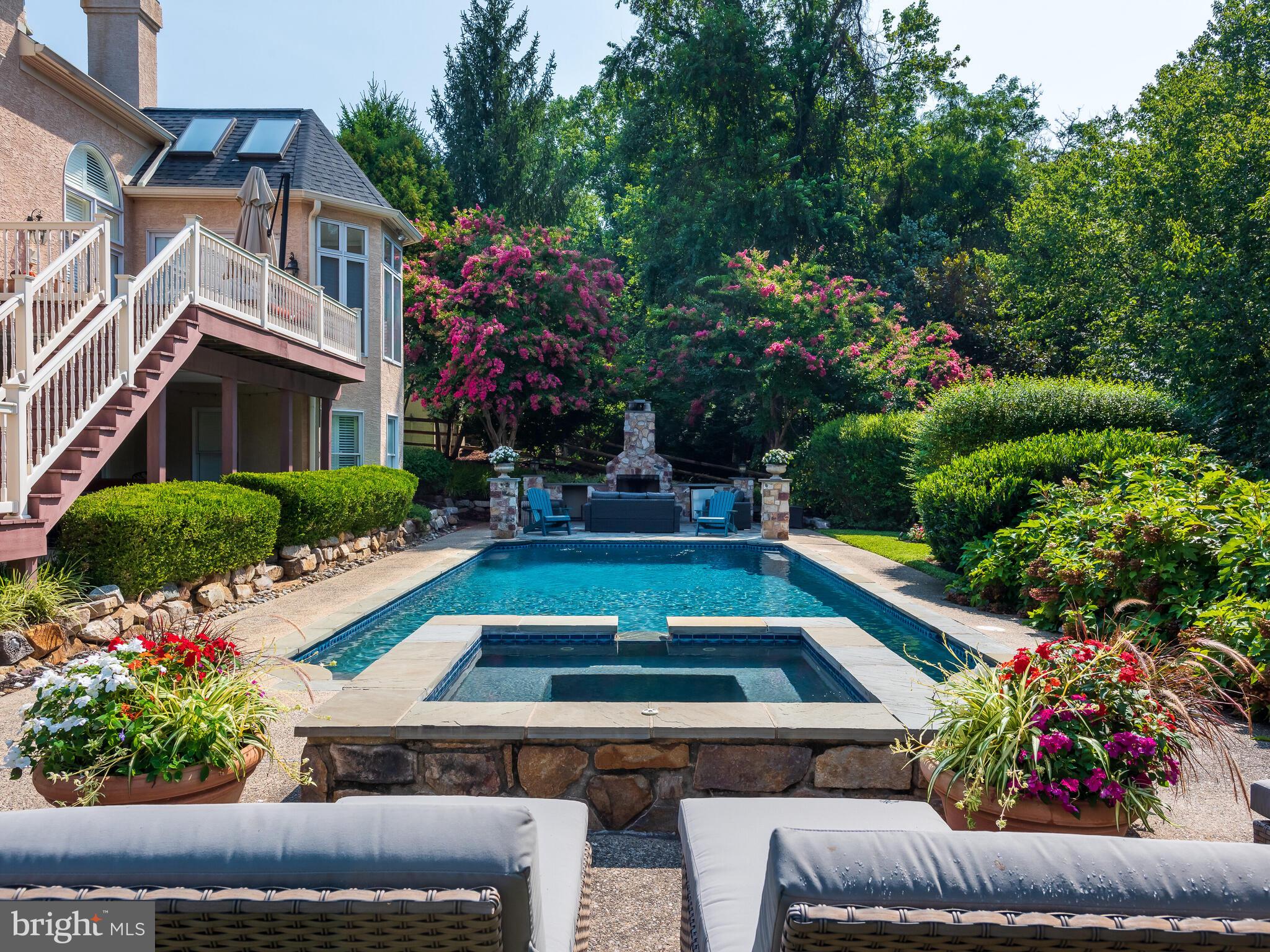 STURBRIDGE - Residential