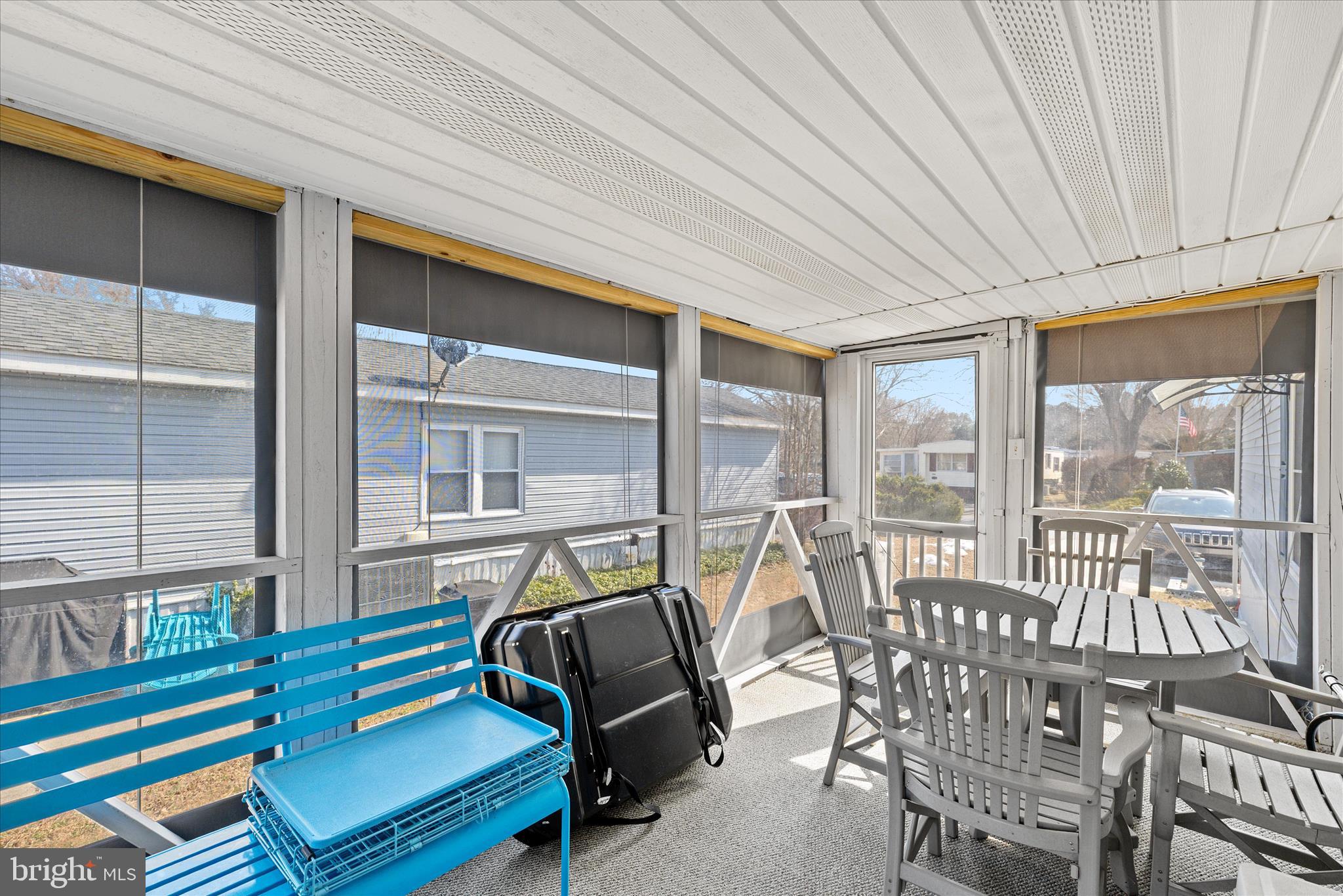 ANGOLA BEACH - Residential