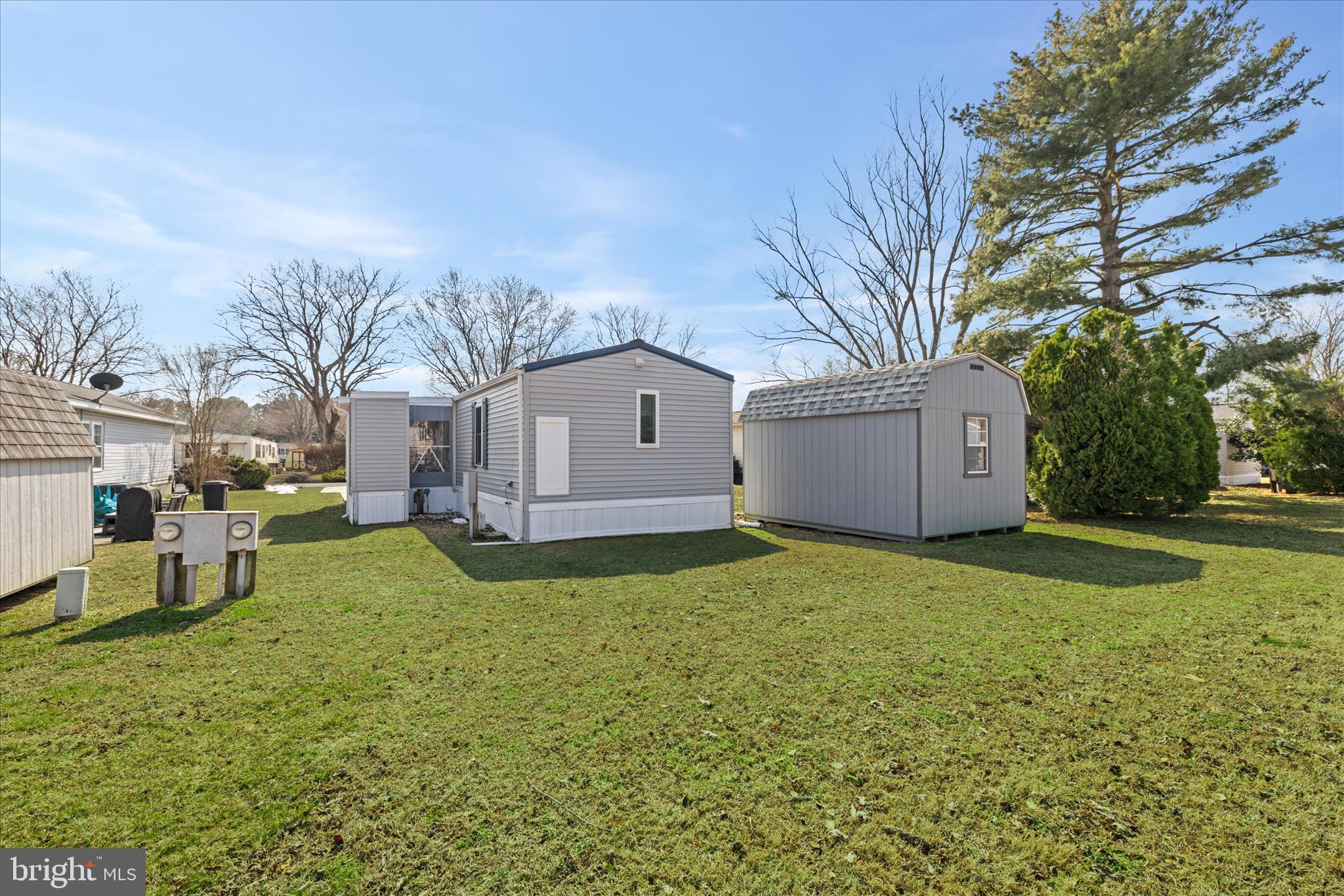 ANGOLA BEACH - Residential