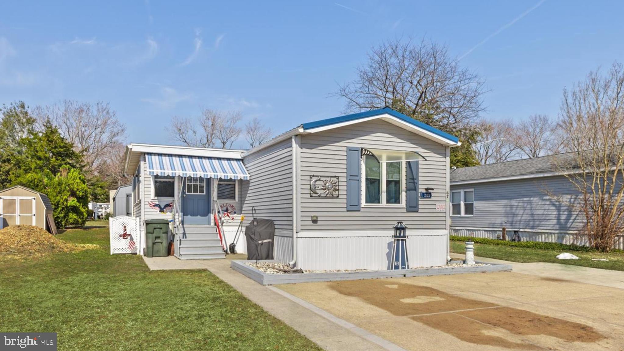 ANGOLA BEACH - Residential