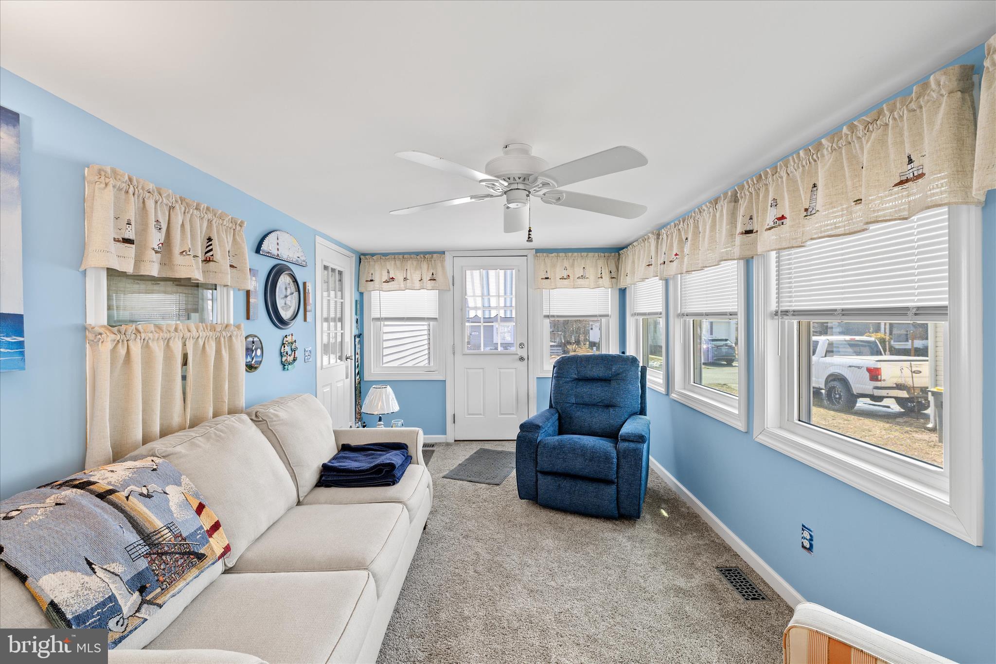 ANGOLA BEACH - Residential