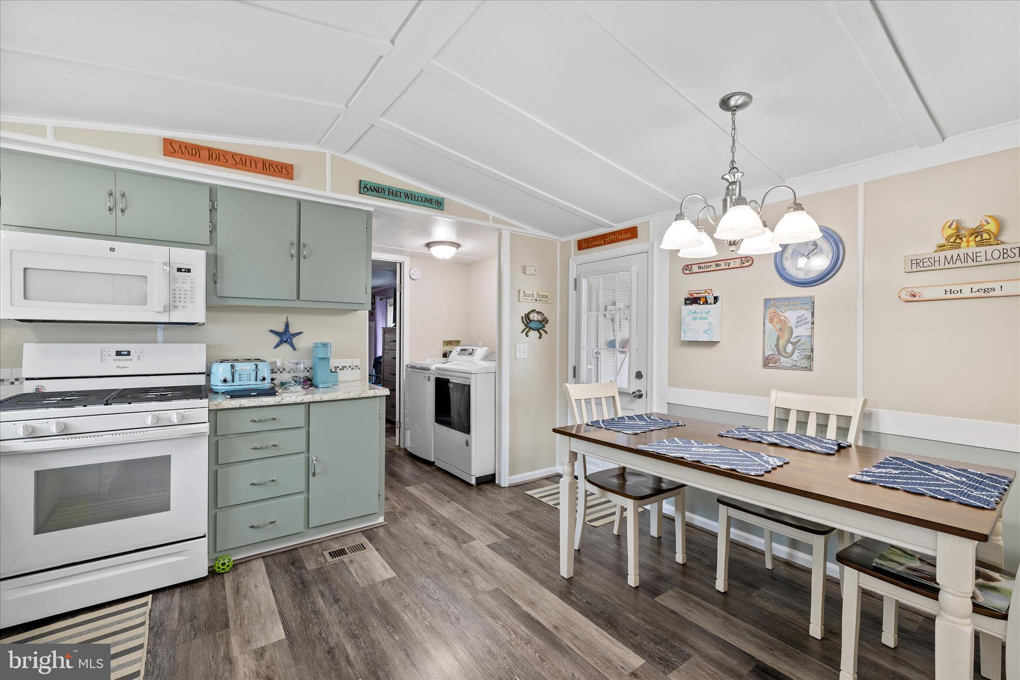 ANGOLA BEACH - Residential