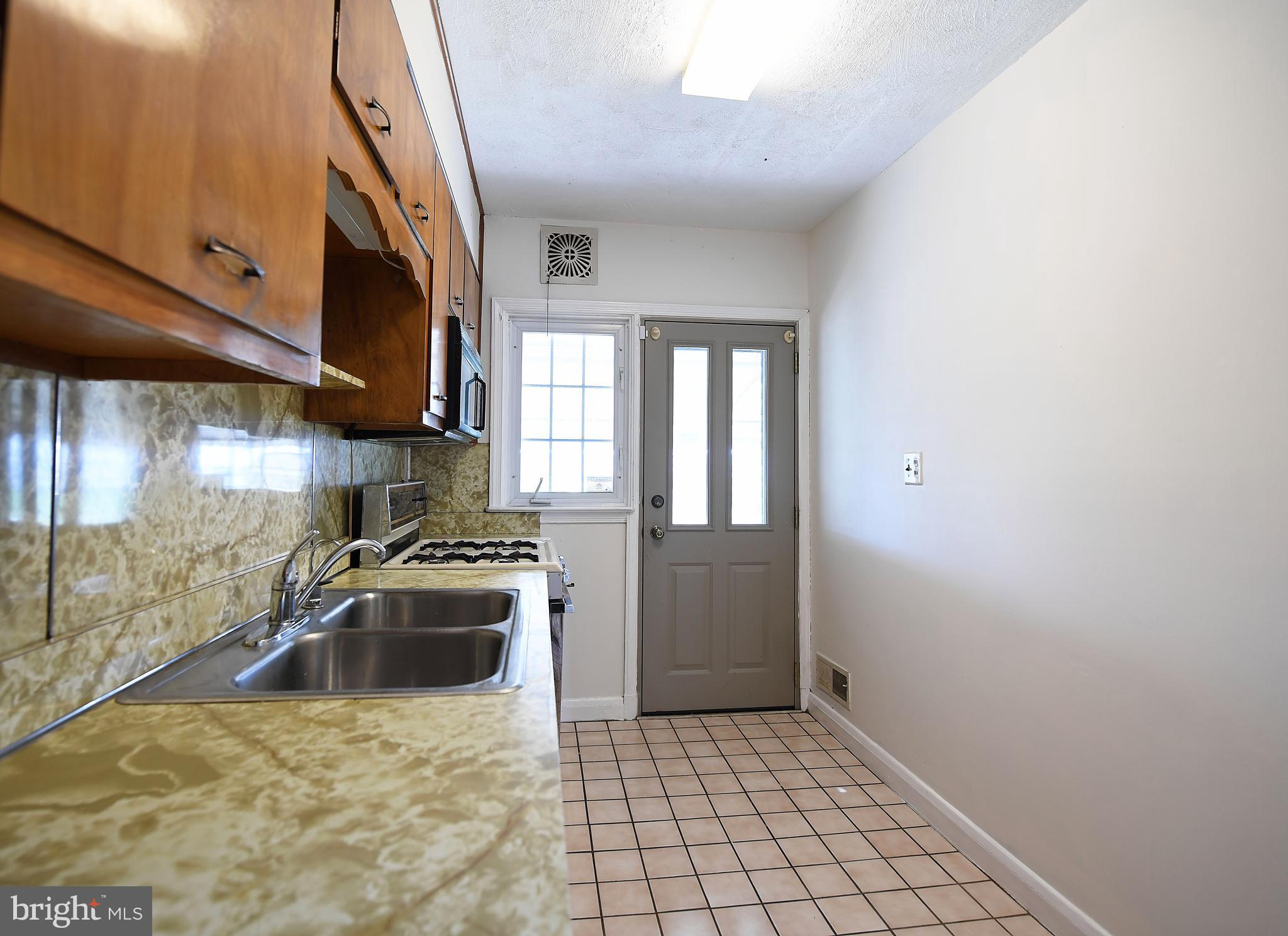 GRAY MANOR - Residential