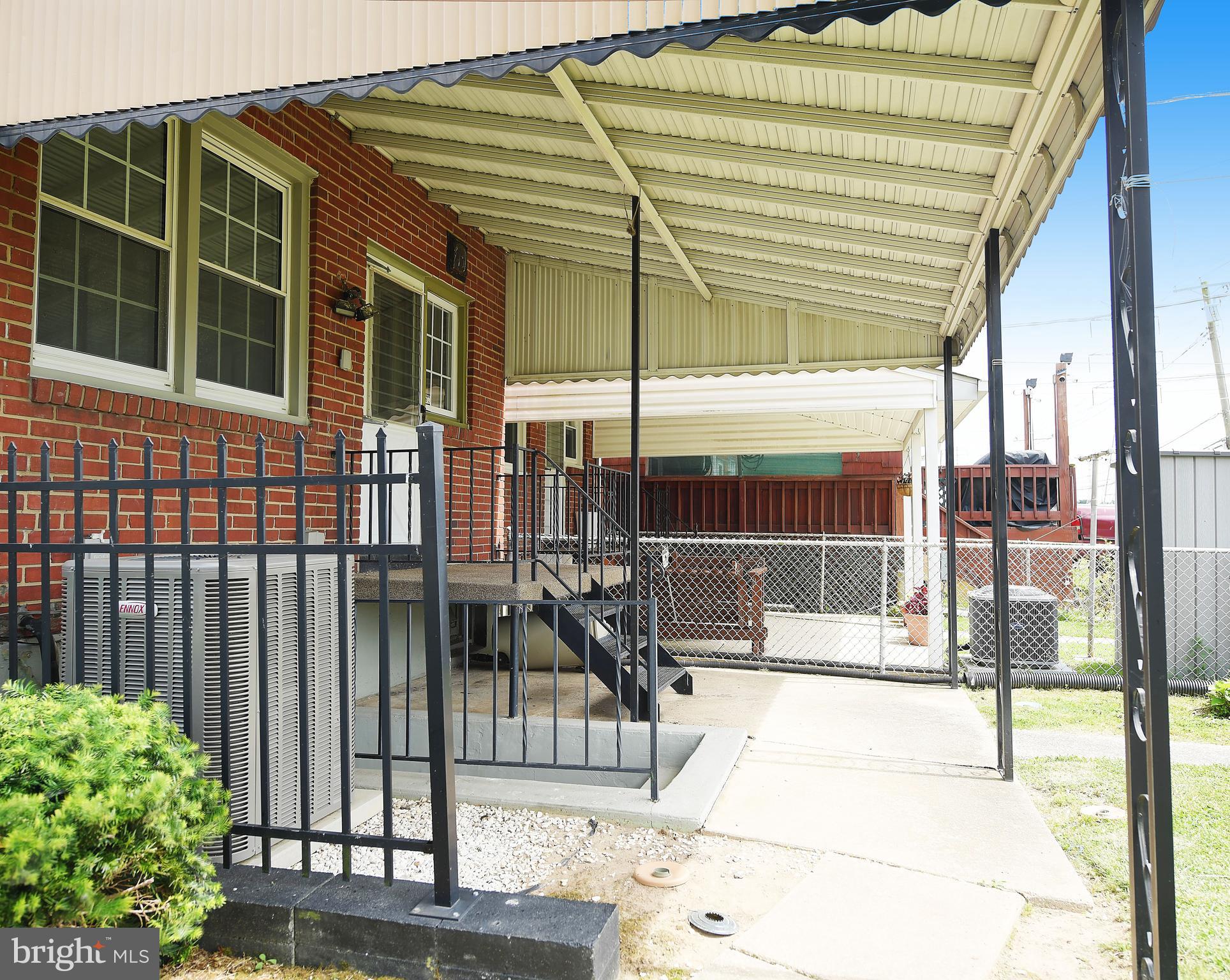 GRAY MANOR - Residential