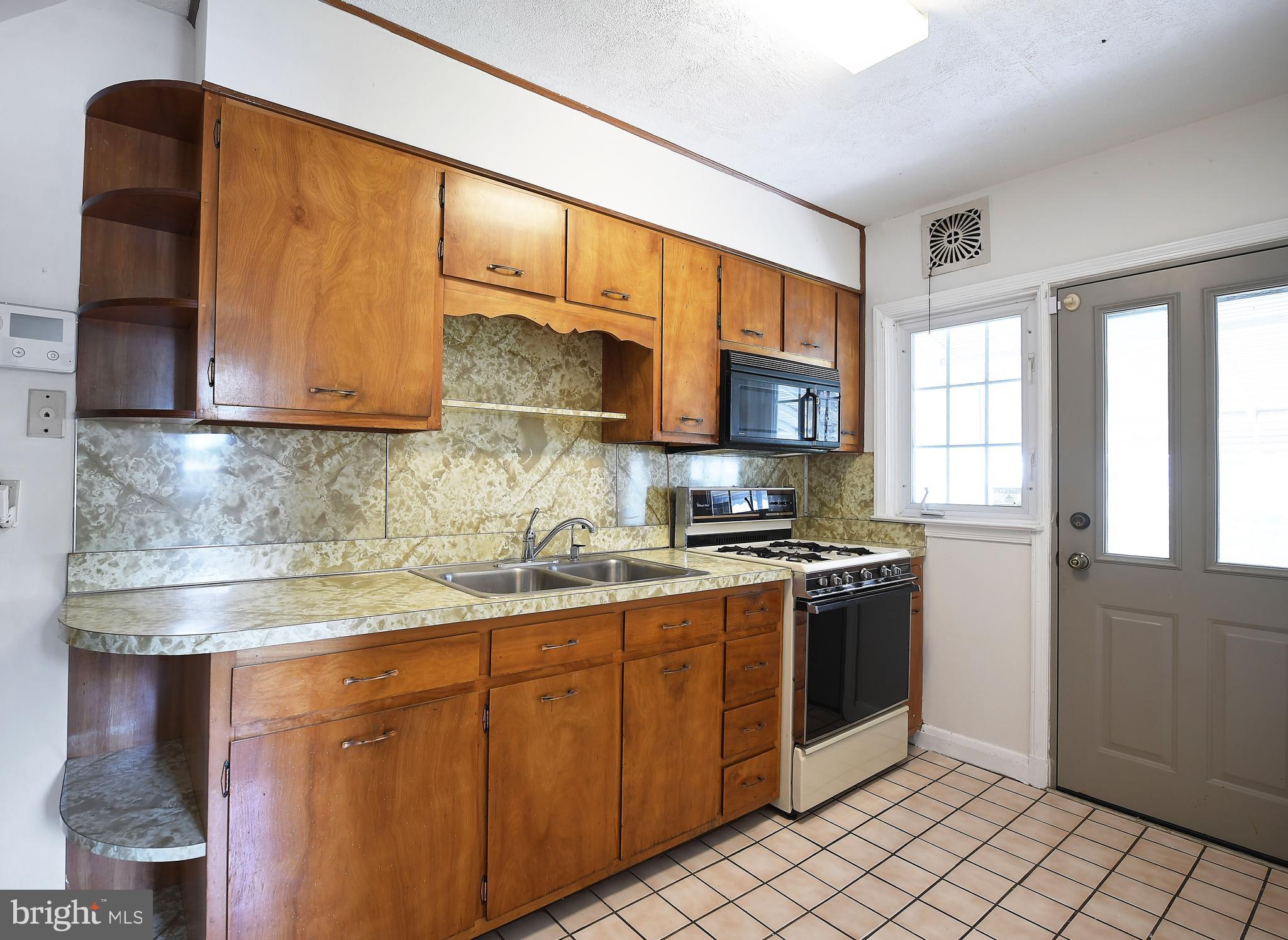 GRAY MANOR - Residential