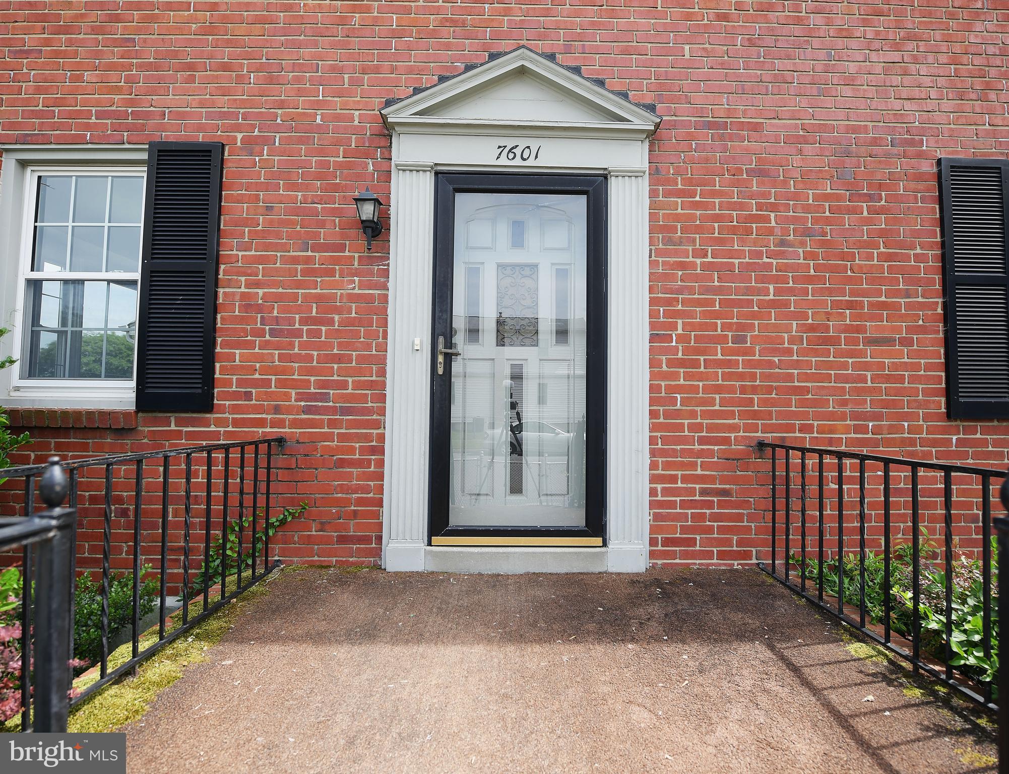 GRAY MANOR - Residential