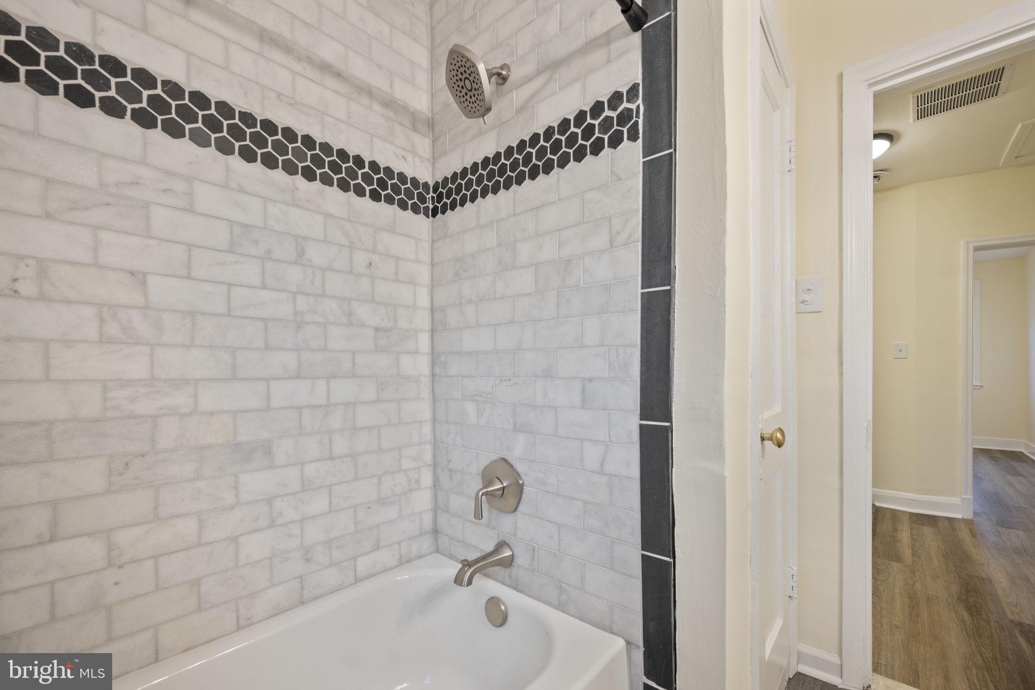 NORTHWOOD - Residential