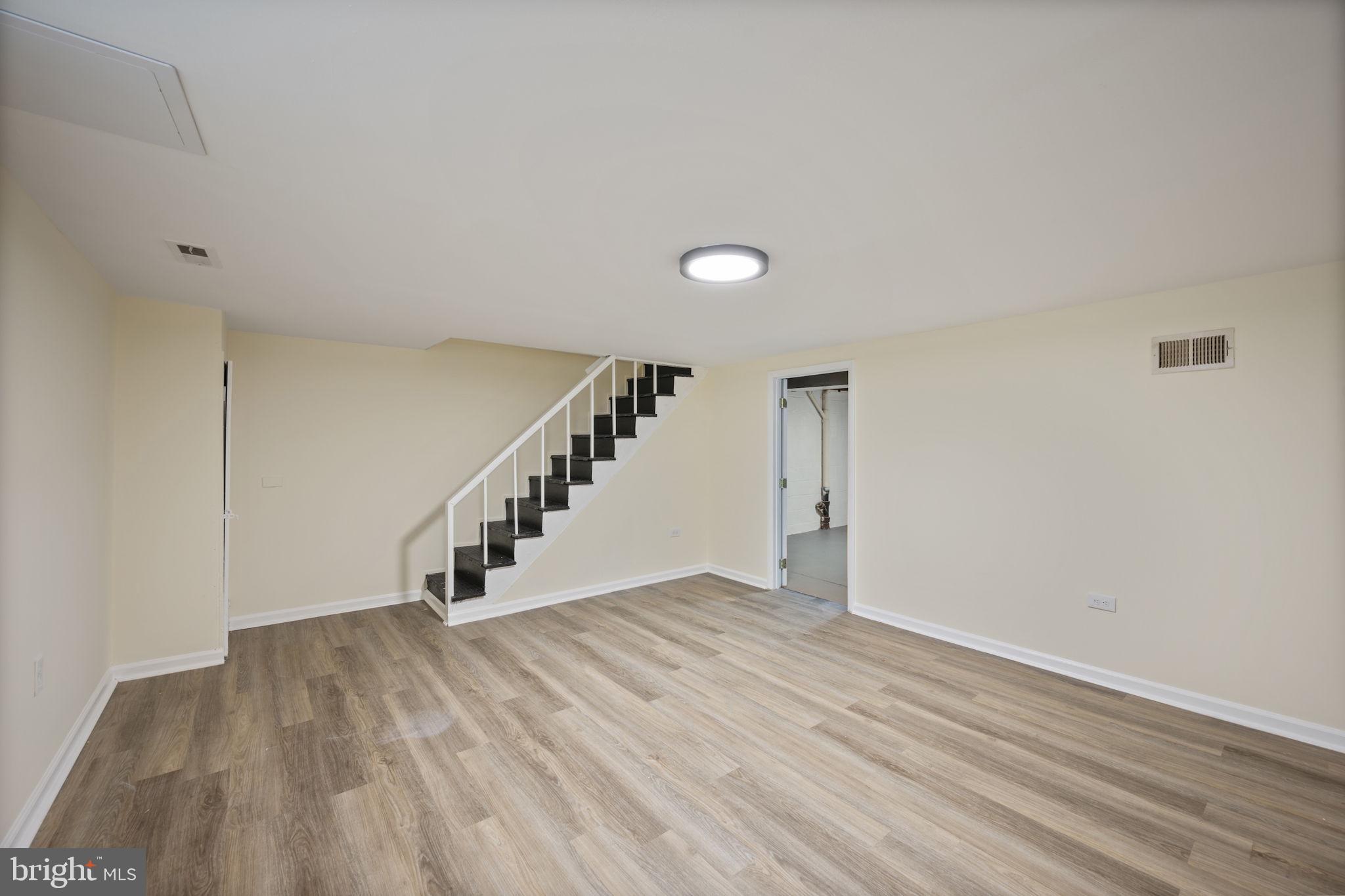 NORTHWOOD - Residential