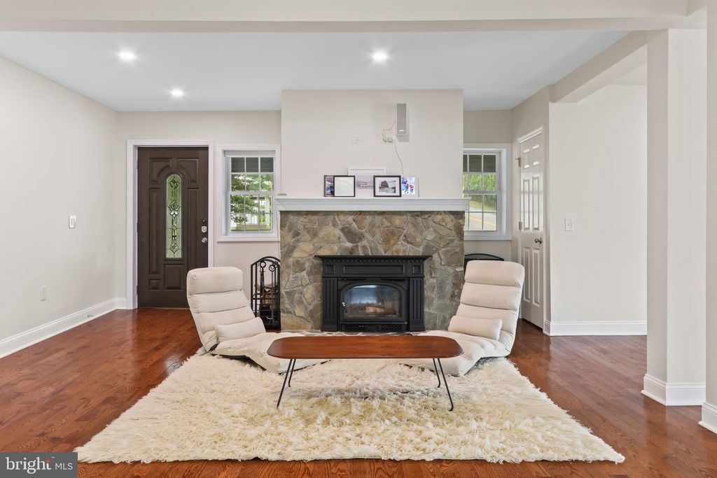 Photo of 521 Greenview Drive, SAYLORSBURG, PA 18353 (MLS # PAMR2005924)