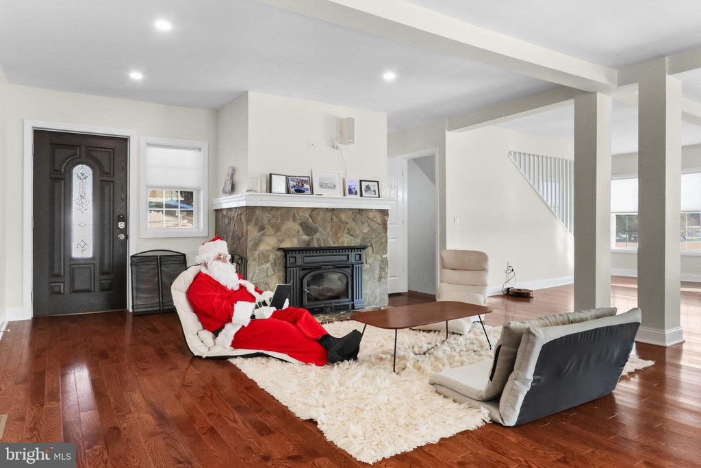 Photo of 521 Greenview Drive, SAYLORSBURG, PA 18353 (MLS # PAMR2005924)