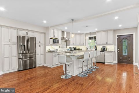 Homes For Sale - 521 Greenview Drive<br/> SAYLORSBURG, PA 18353