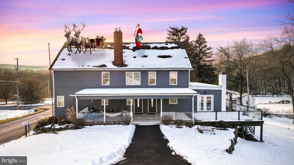 Photo of 521 Greenview Drive, SAYLORSBURG, PA 18353 (MLS # PAMR2005924)