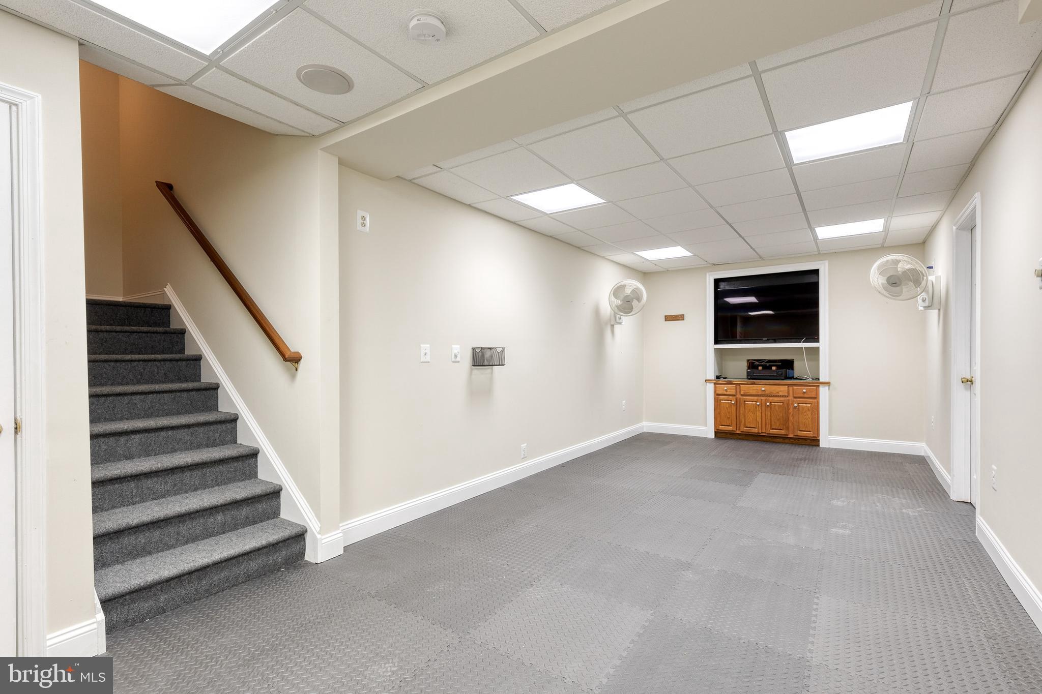 HIGHLAND MEADOWS - Residential