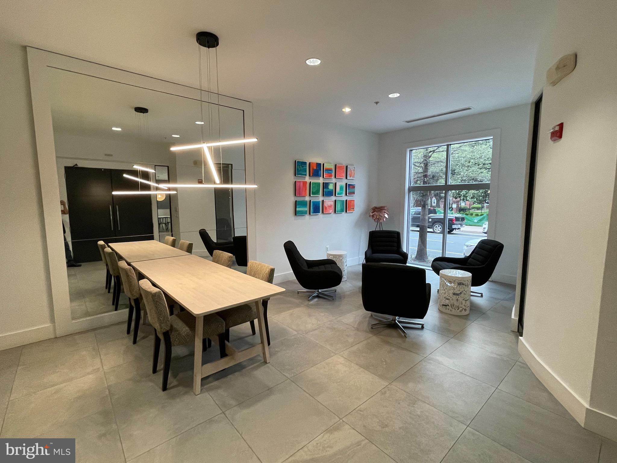 ROSSLYN - Residential Lease