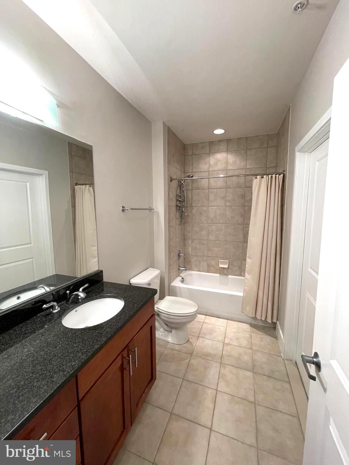 ROSSLYN - Residential Lease