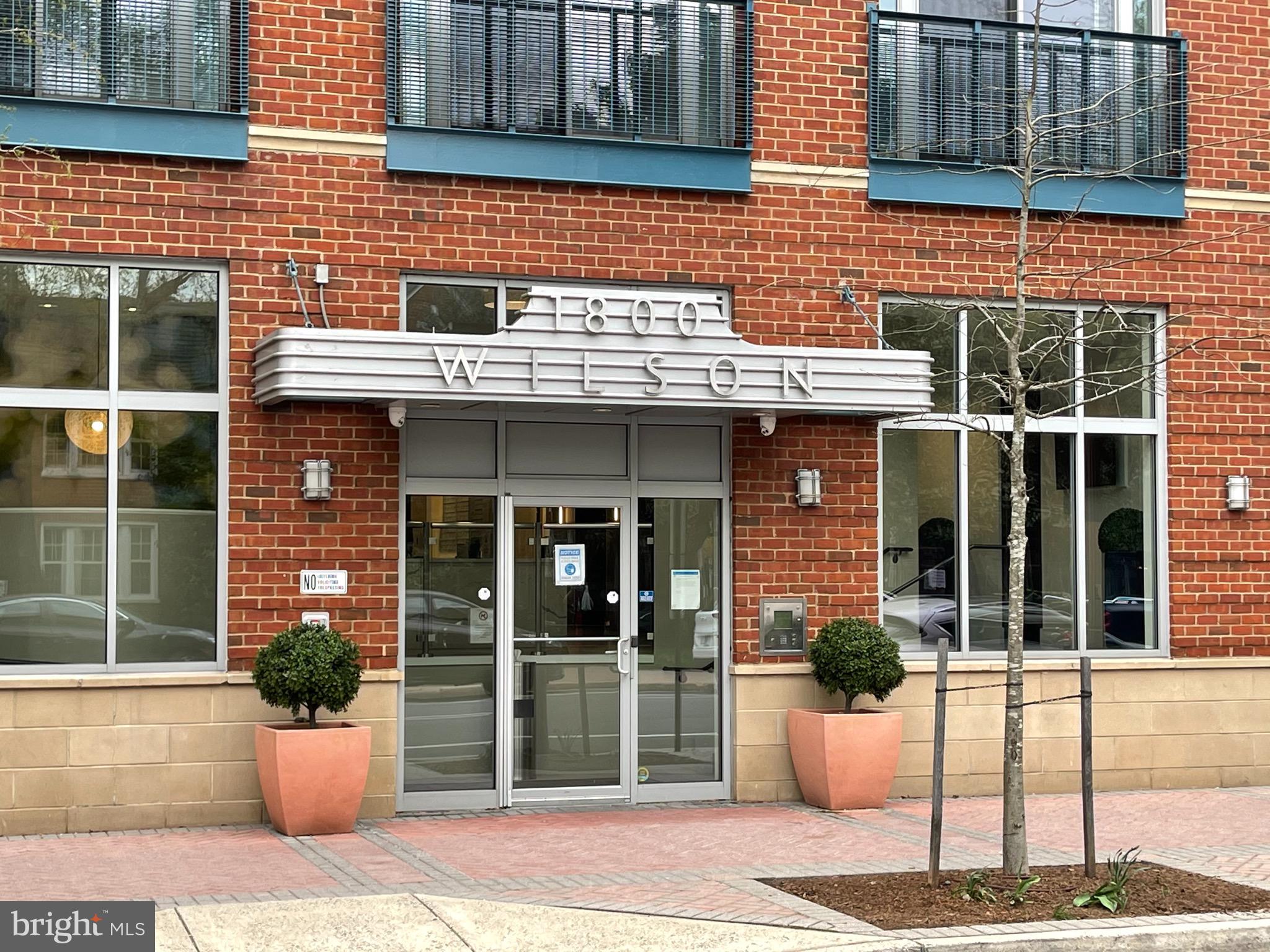 ROSSLYN - Residential Lease