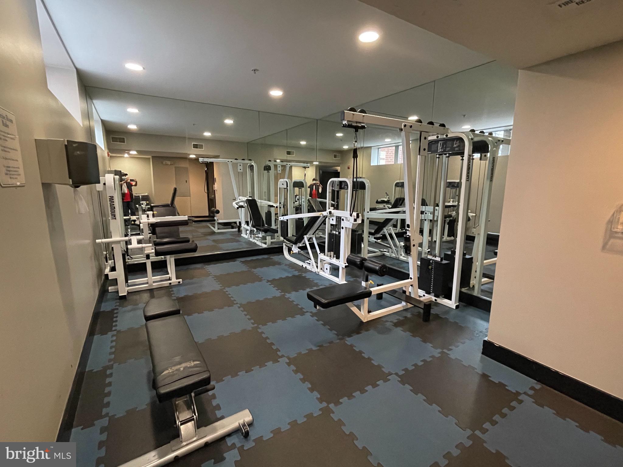 ROSSLYN - Residential Lease