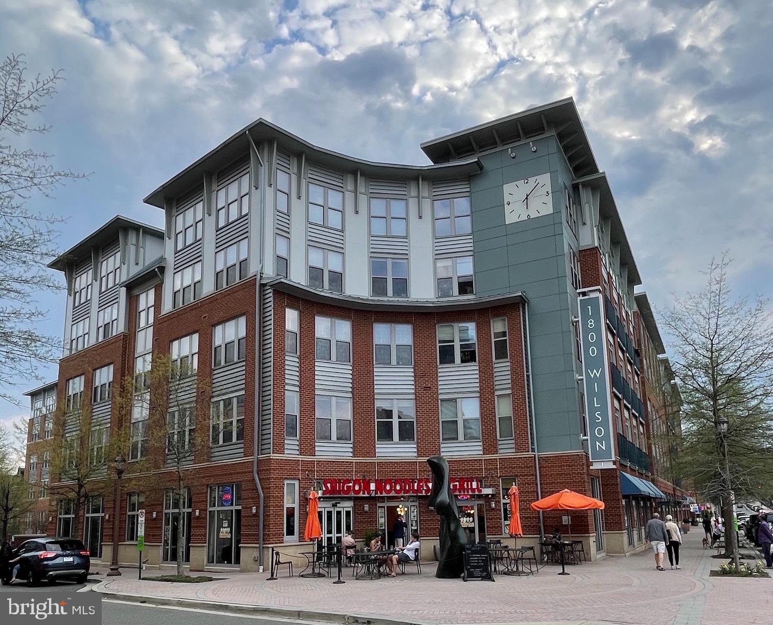 ROSSLYN - Residential Lease