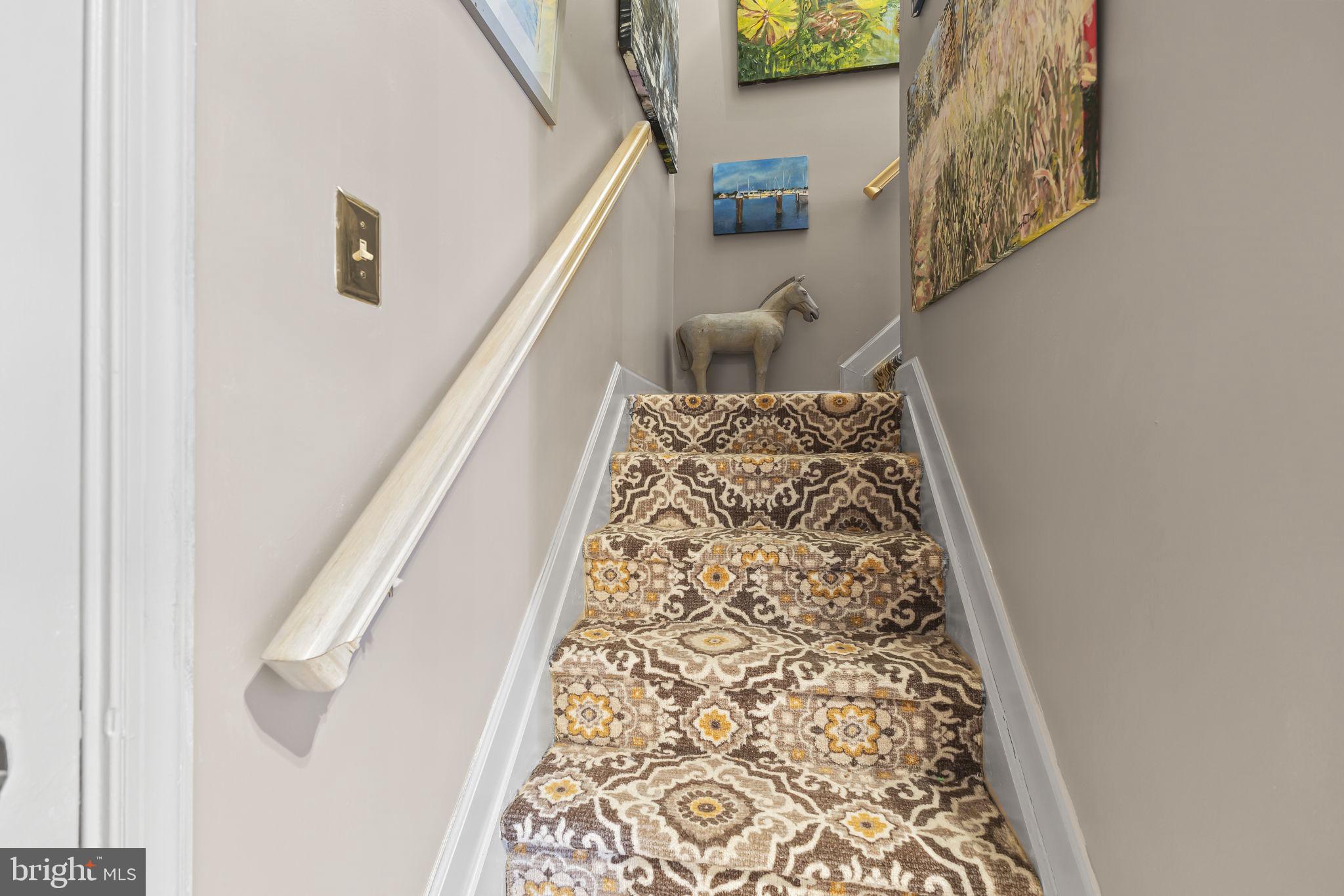 FALLS GABLE - Residential