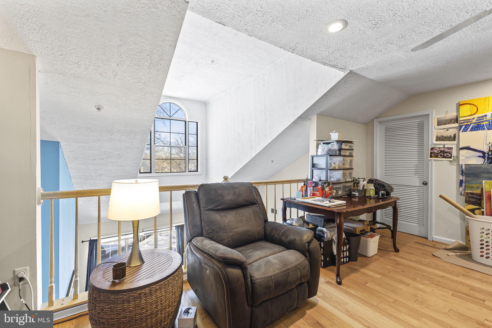 FALLS GABLE - Residential