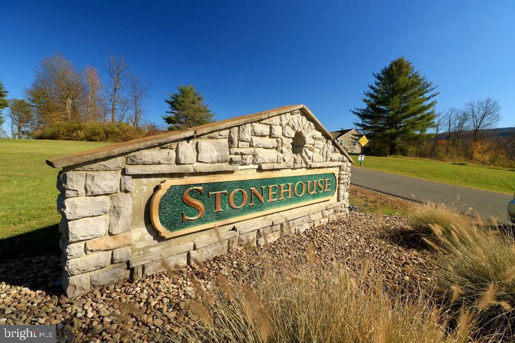 STONEHOUSE - Residential
