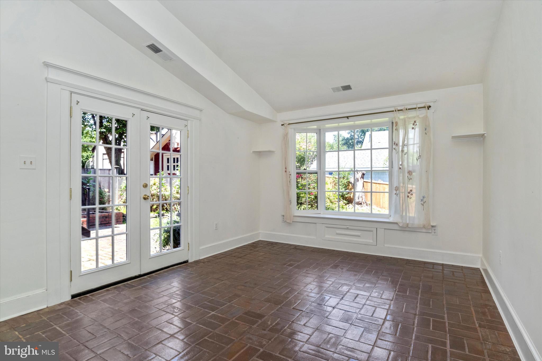 CHEVY CHASE VILLAGE - Residential