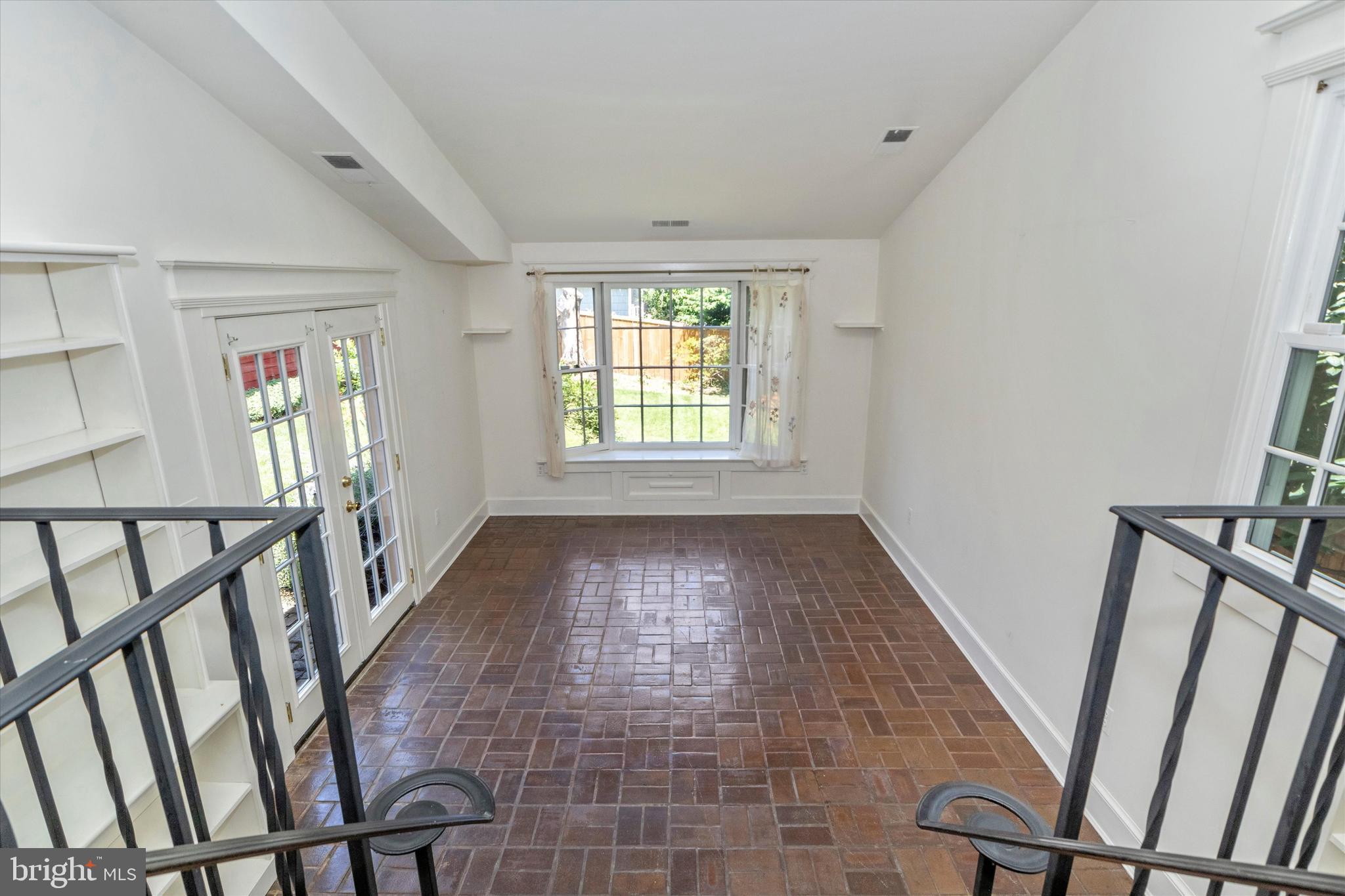 CHEVY CHASE VILLAGE - Residential