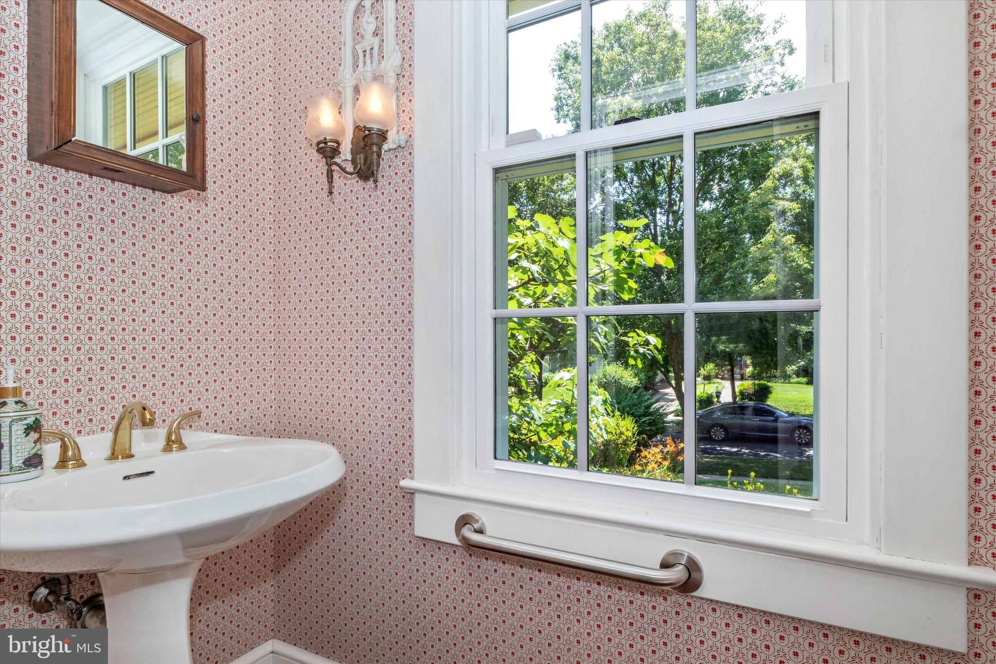 CHEVY CHASE VILLAGE - Residential