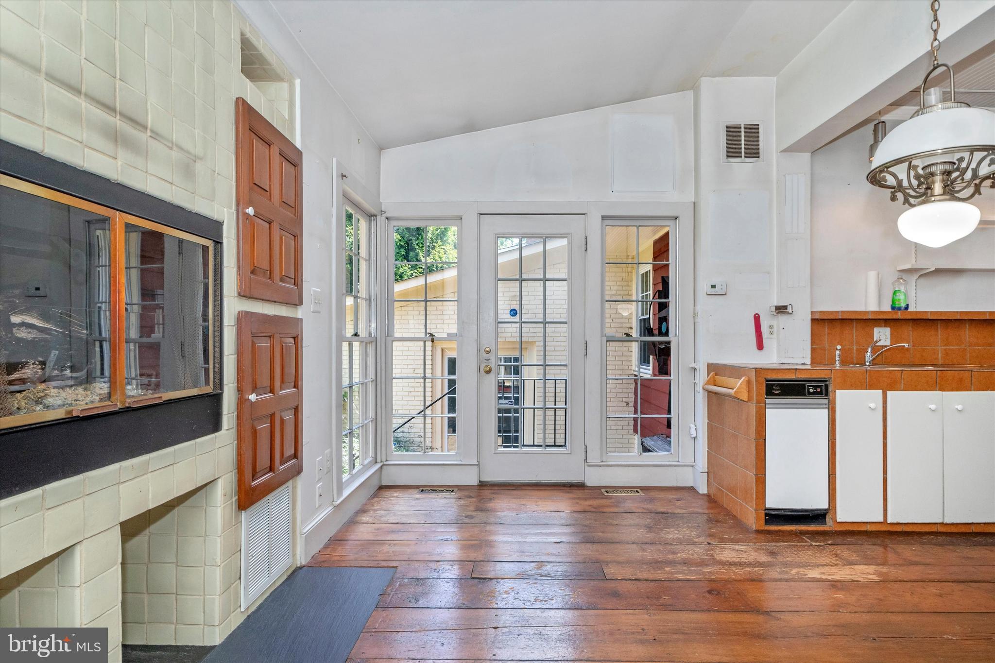 CHEVY CHASE VILLAGE - Residential