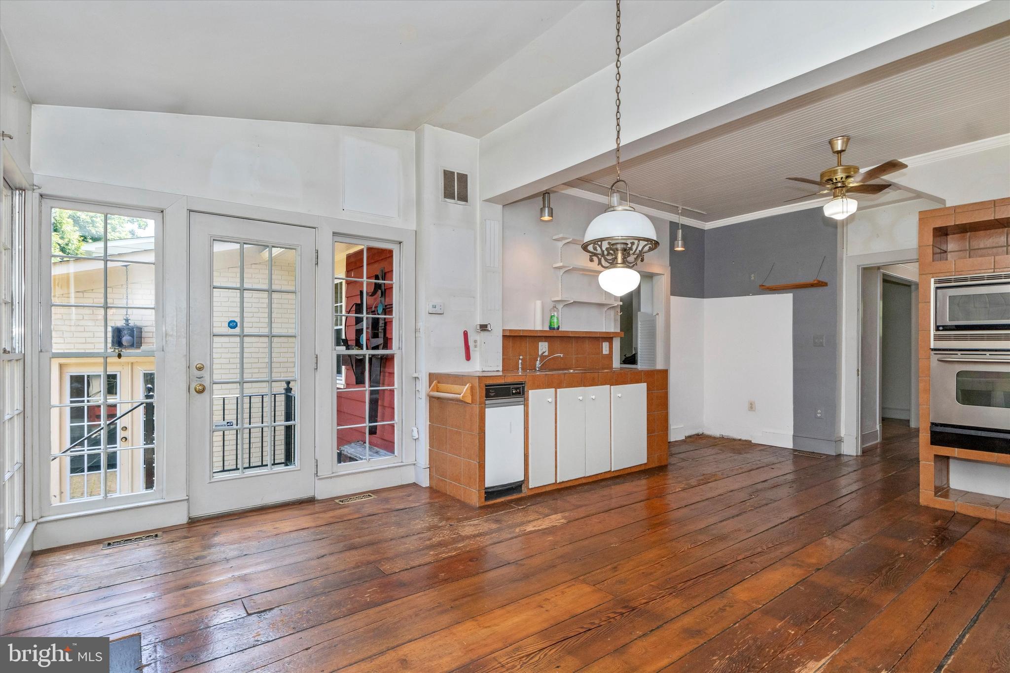 CHEVY CHASE VILLAGE - Residential