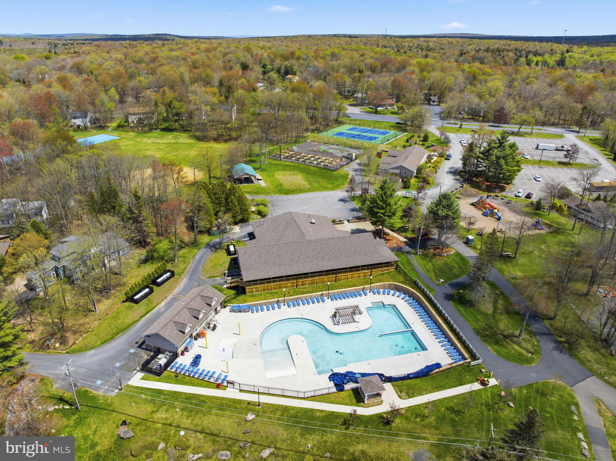 POCONO COUNTRY PLACE - Residential