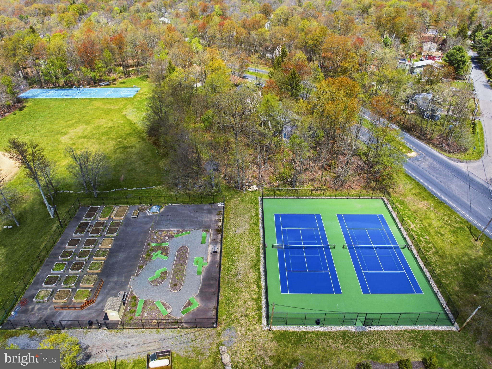 POCONO COUNTRY PLACE - Residential