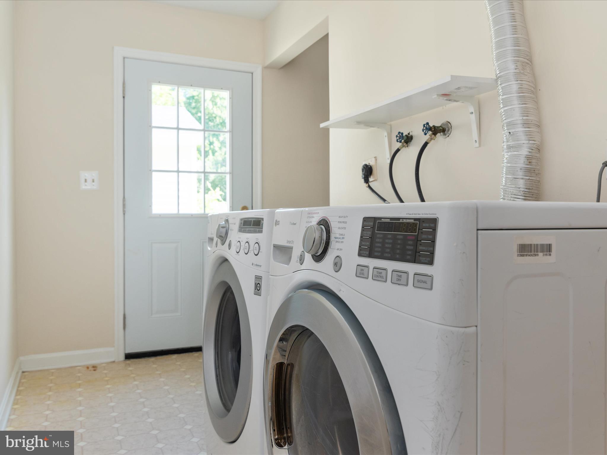 REVELL DOWNS - Residential