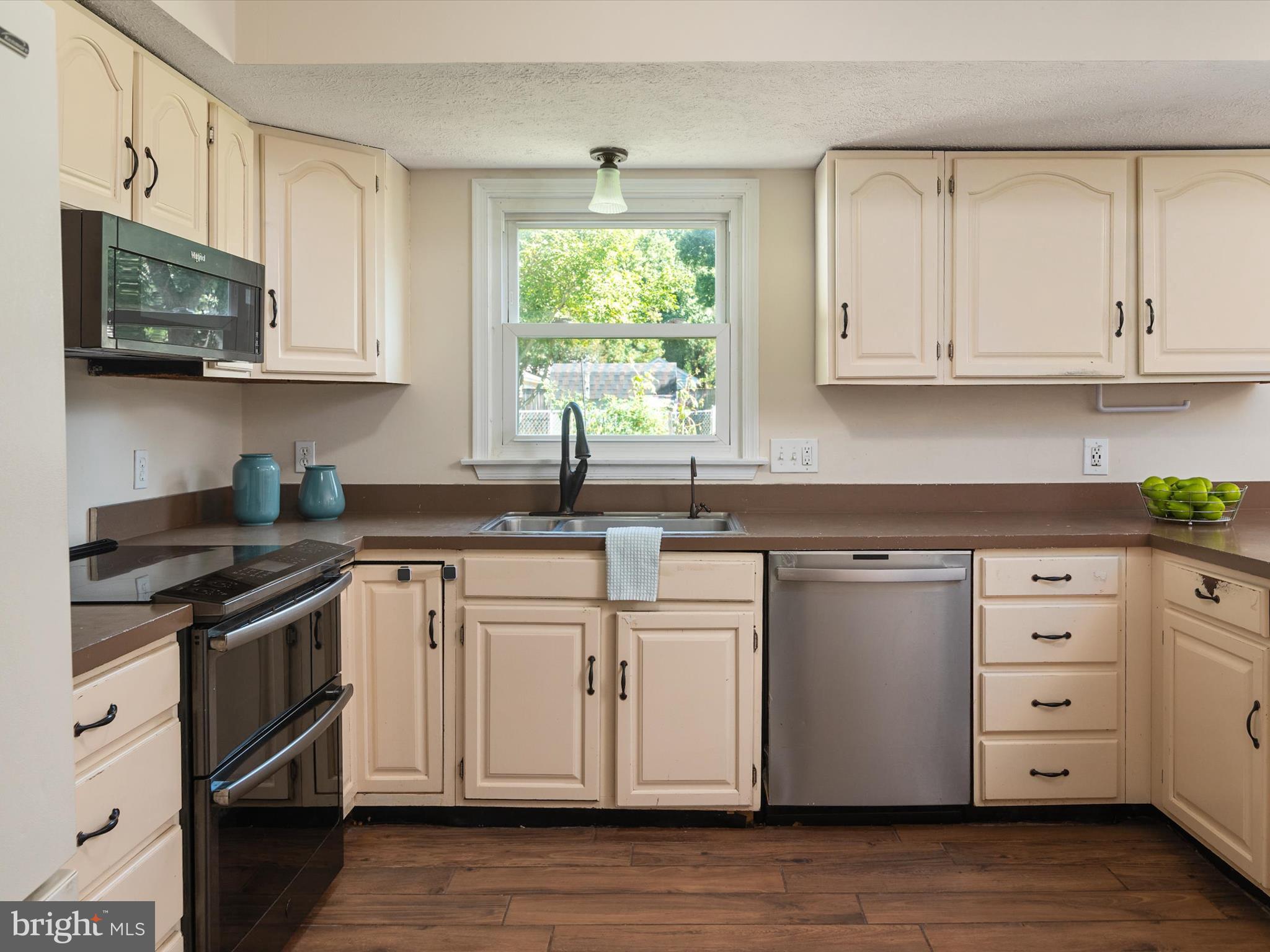 REVELL DOWNS - Residential